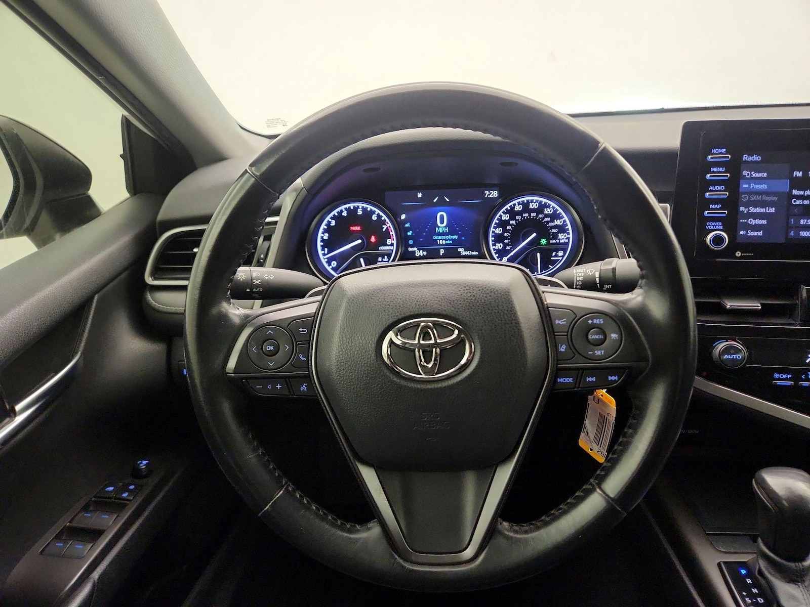 2021 Toyota Camry SE - Photo 11