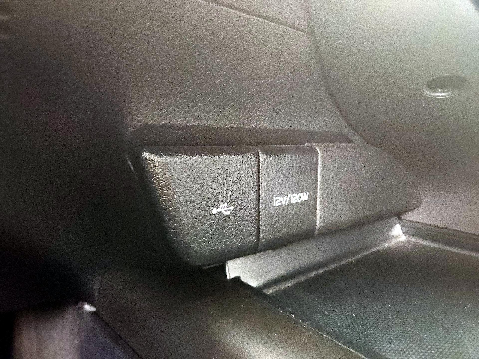 2021 Toyota Camry SE - Photo 19
