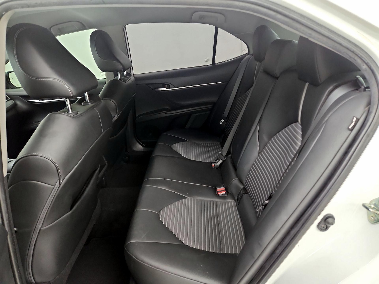 2021 Toyota Camry SE - Photo 20