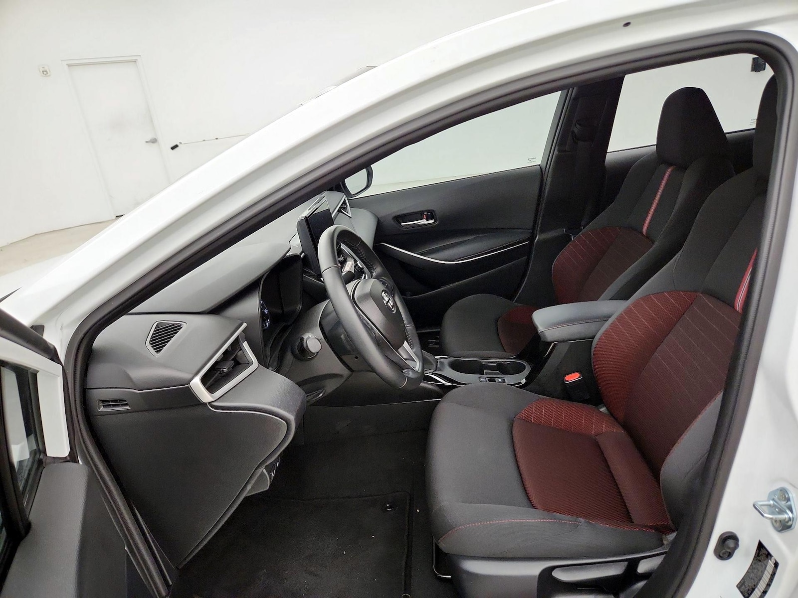 2025 Toyota Corolla SE - Photo 10