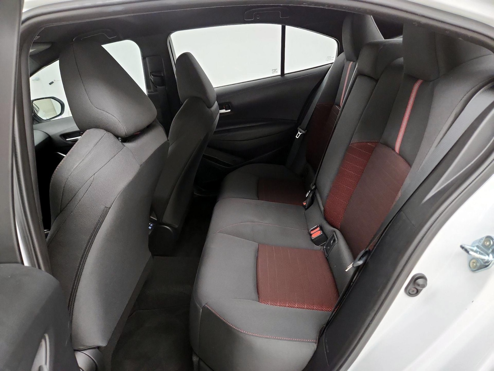 2025 Toyota Corolla SE - Photo 18