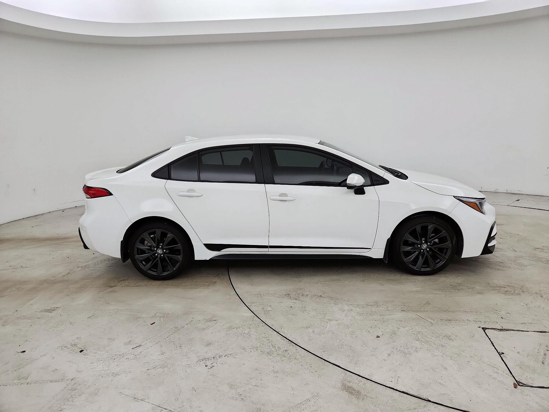 Thumbnail: 2025 Toyota Corolla - 4