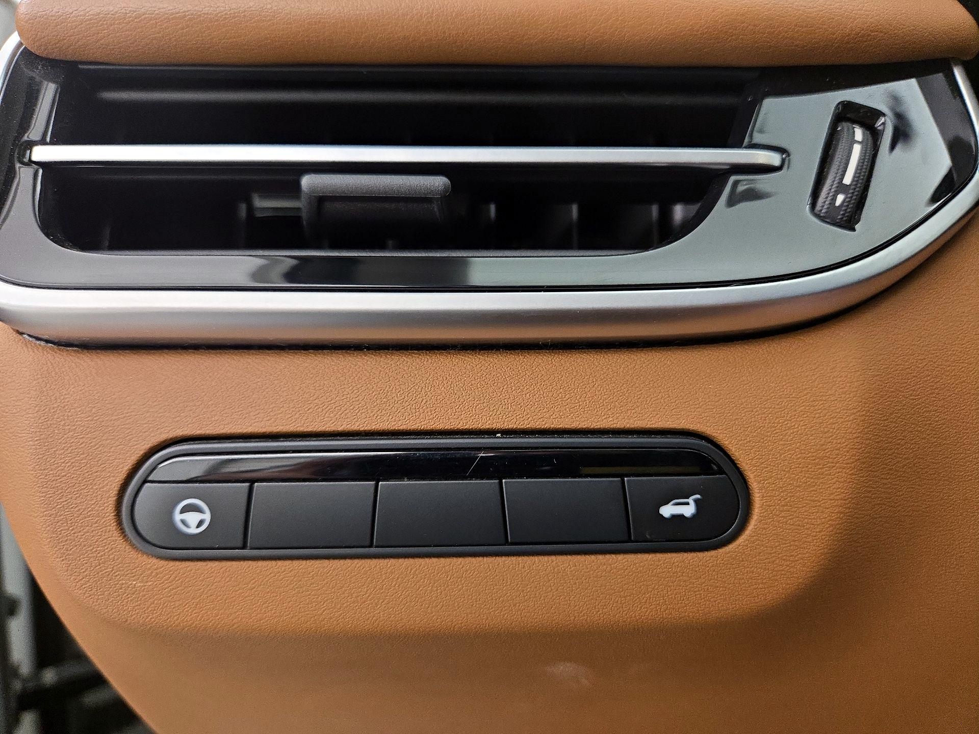 Thumbnail: 2023 INFINITI QX60 - 13