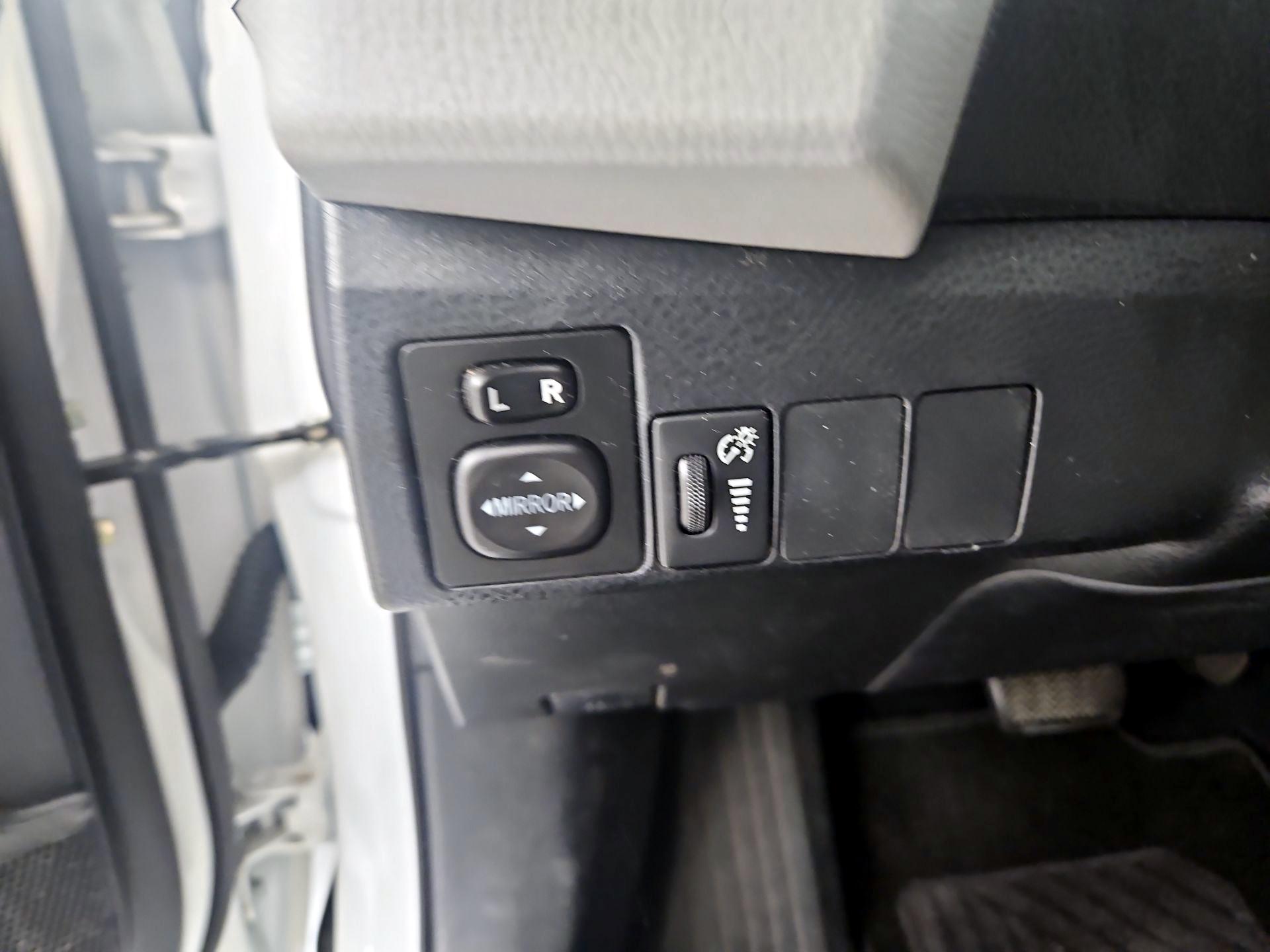 Thumbnail: 2014 Toyota Corolla - 13