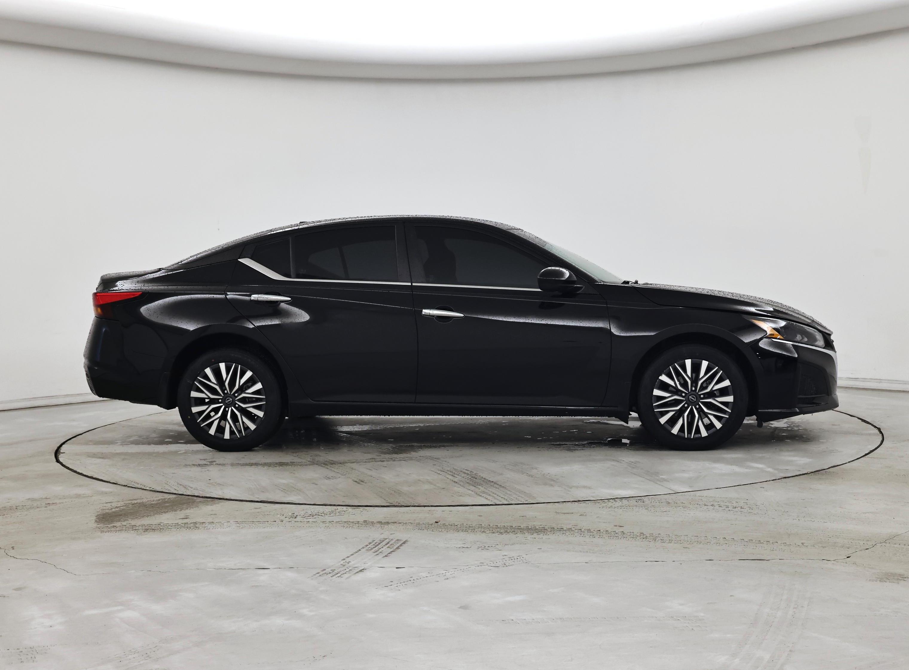 Thumbnail: 2023 Nissan Altima - 7