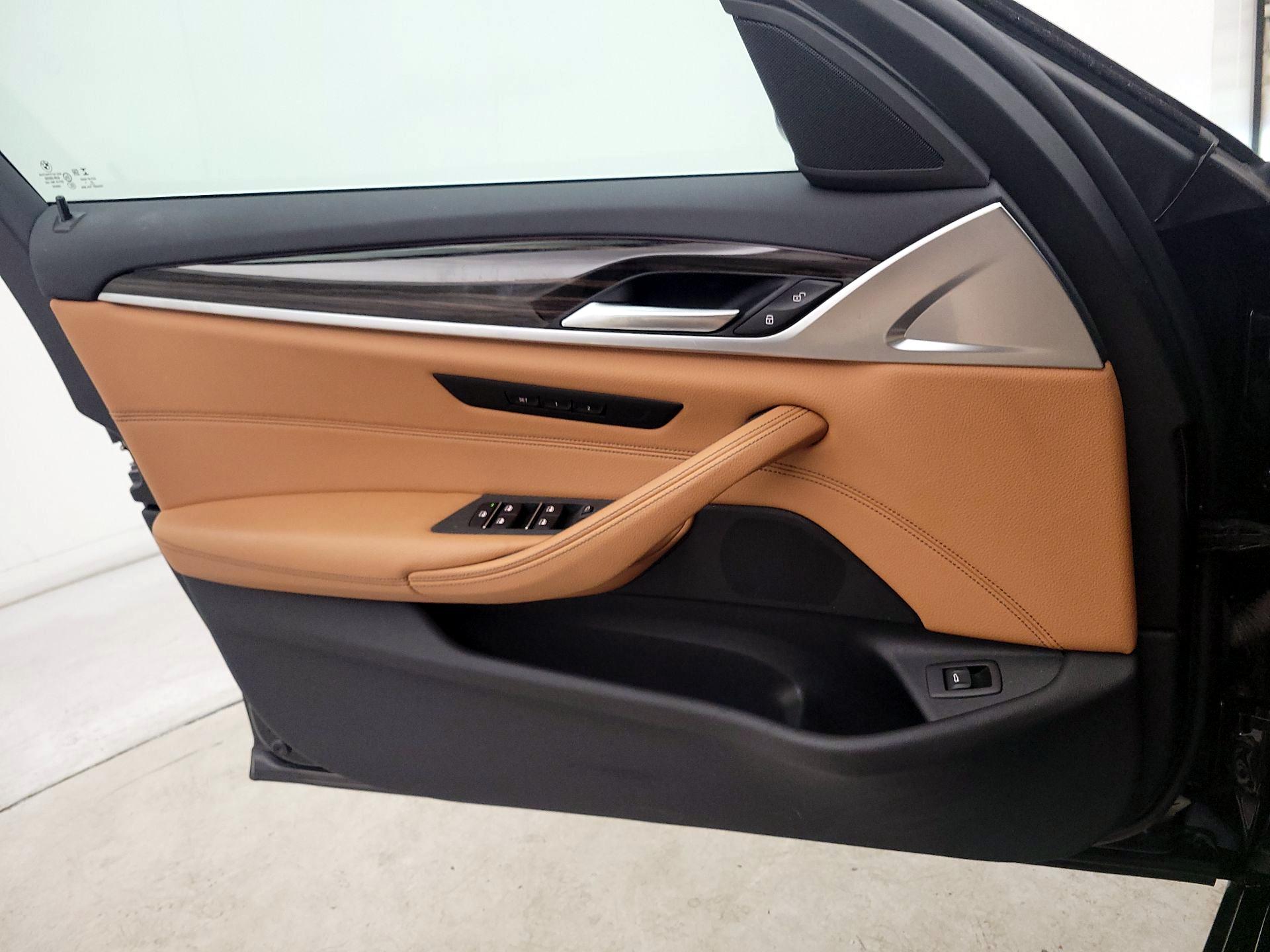 Thumbnail: 2022 BMW 5 Series - 12