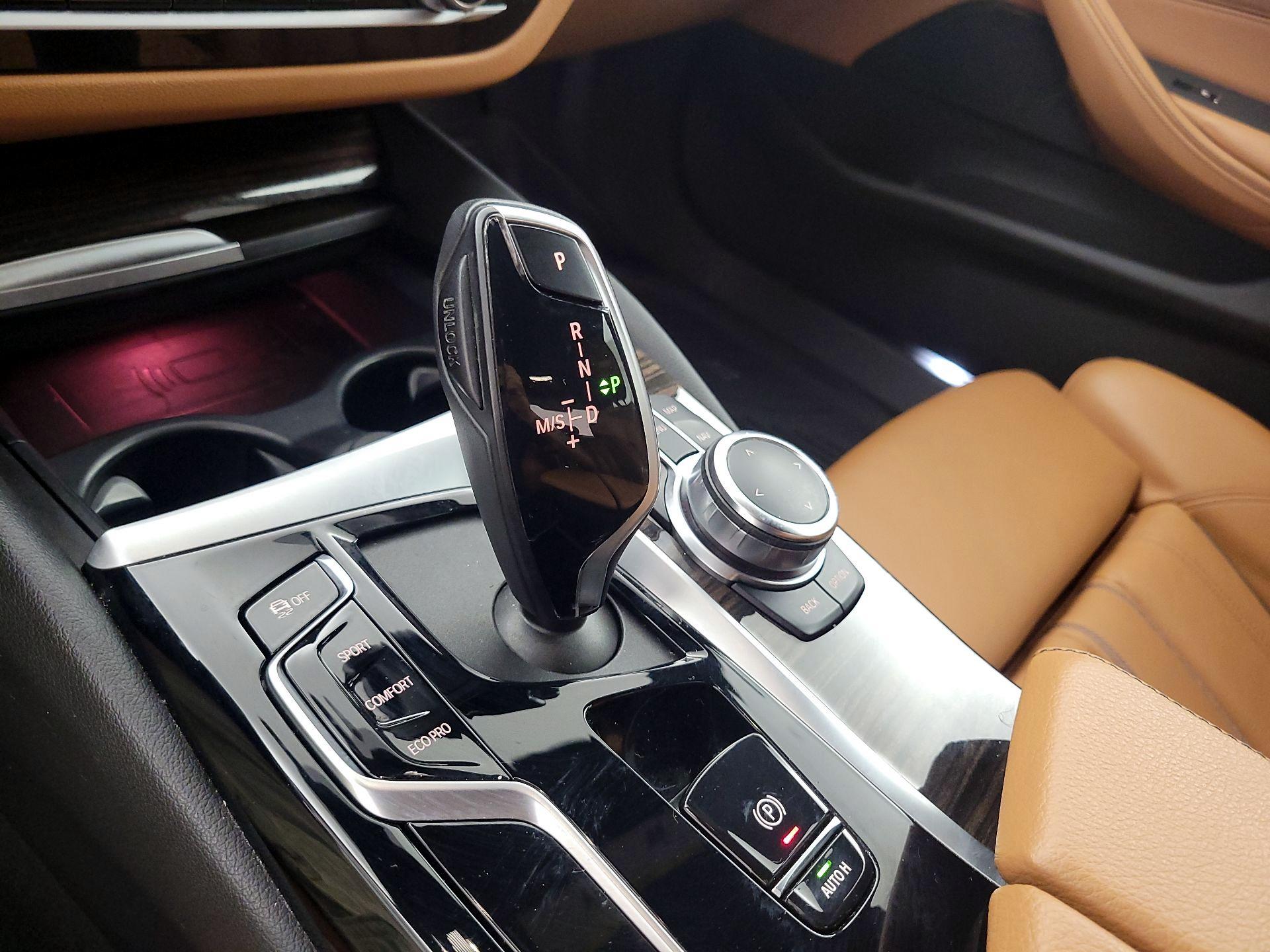 Thumbnail: 2022 BMW 5 Series - 17