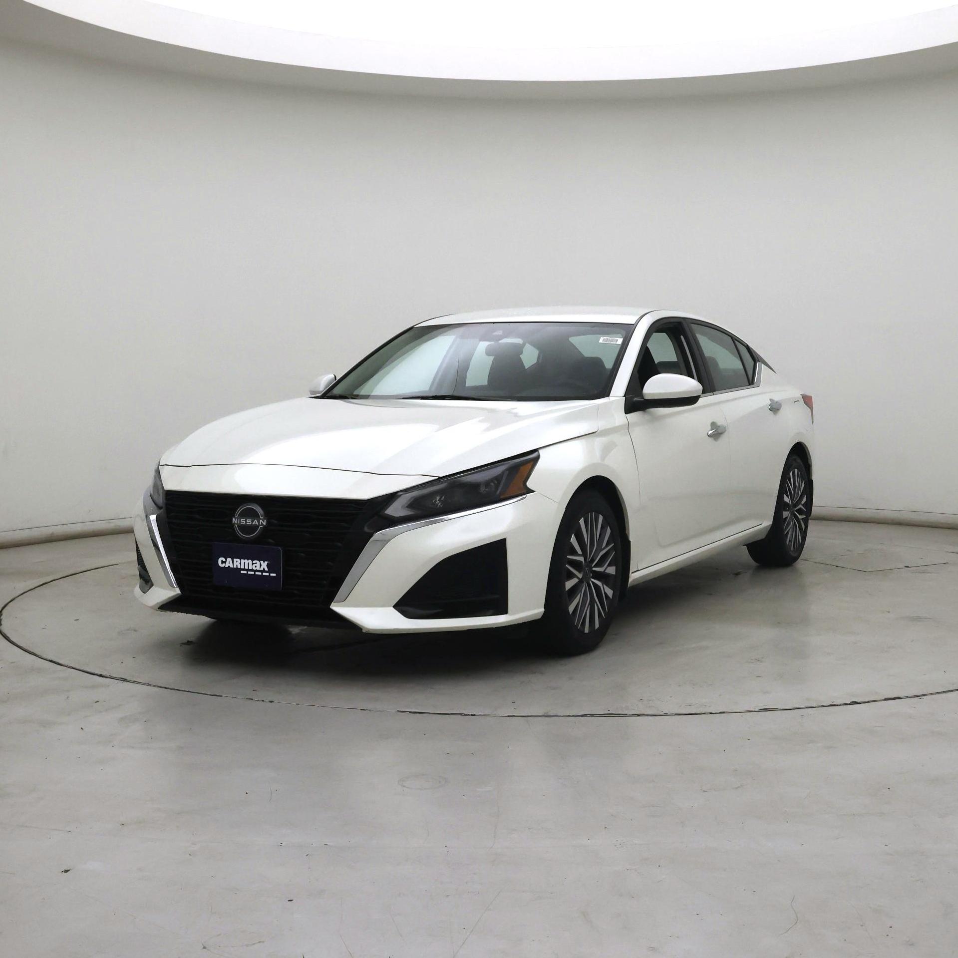 Thumbnail: 2023 Nissan Altima - 4