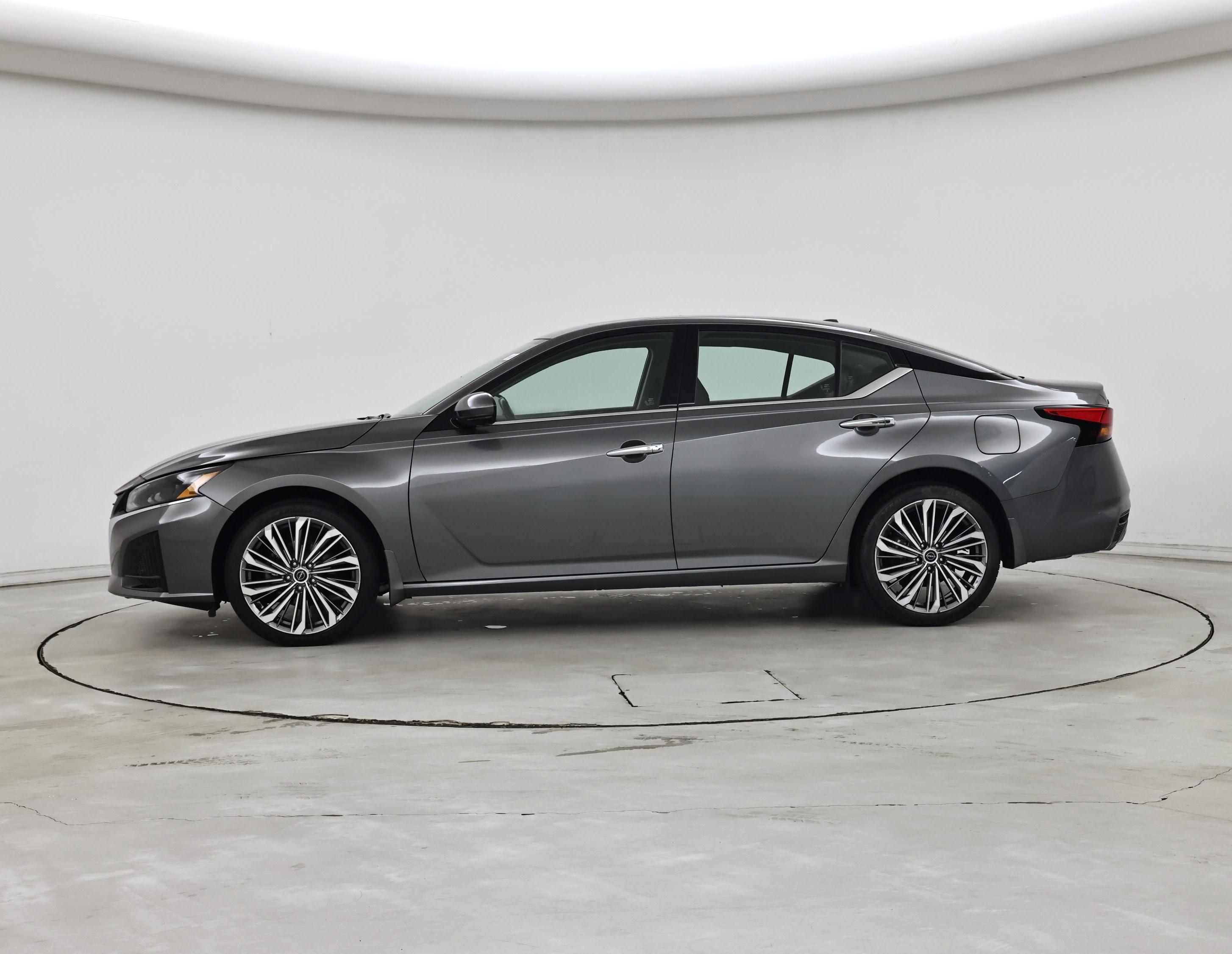 Thumbnail: 2023 Nissan Altima - 3