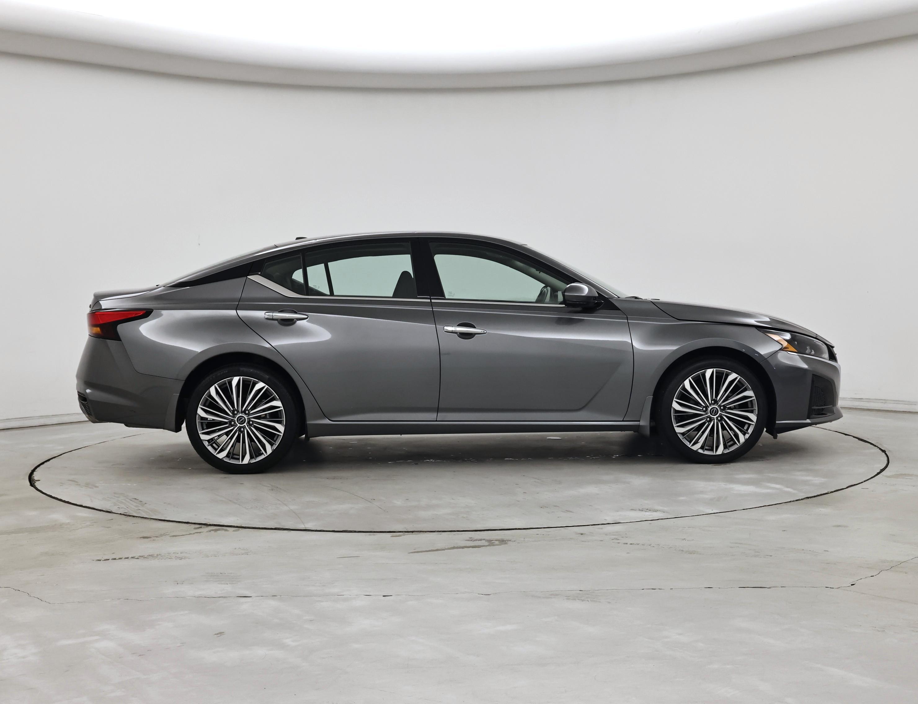 Thumbnail: 2023 Nissan Altima - 7