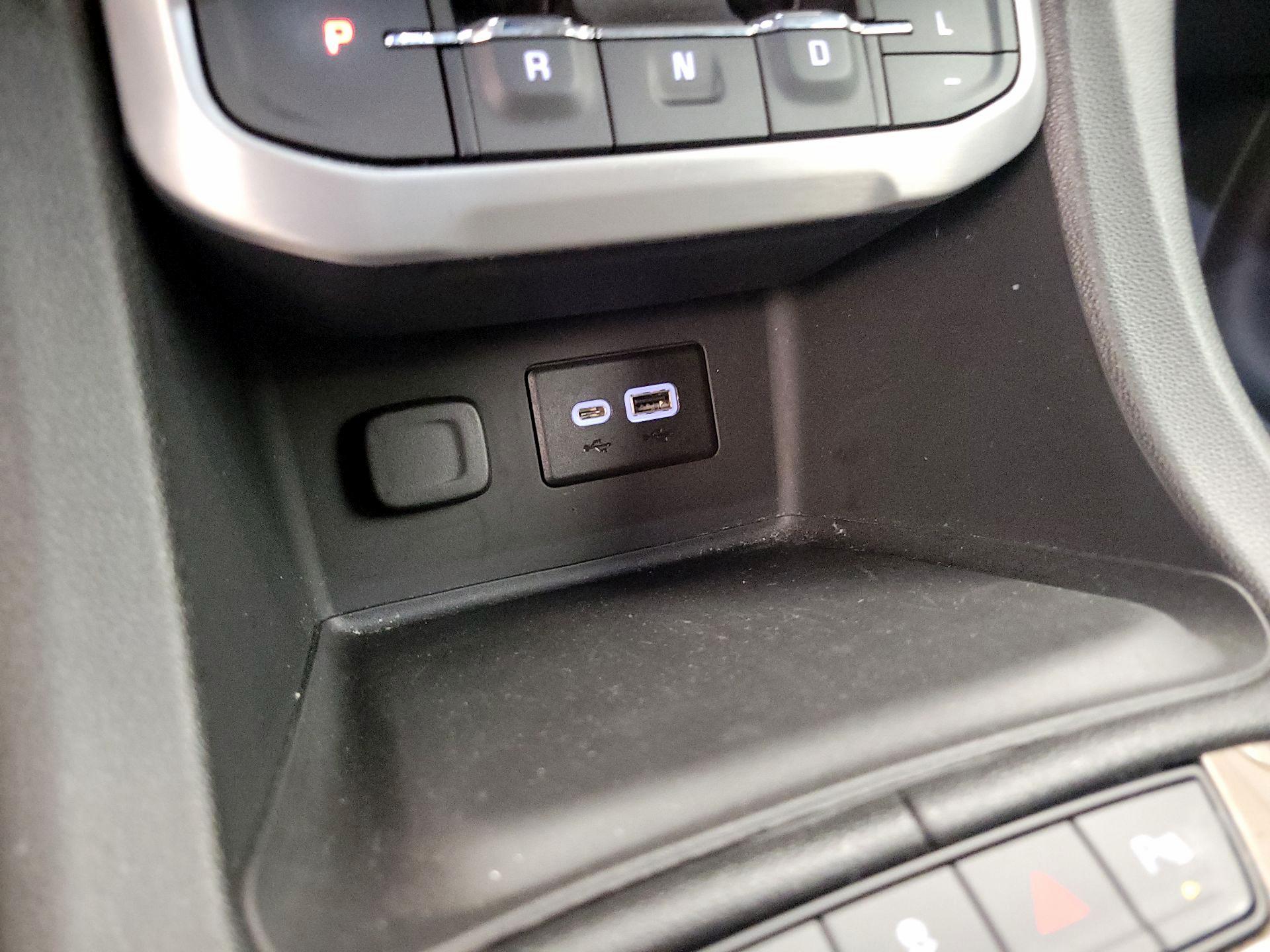 Thumbnail: 2022 GMC Acadia - 16