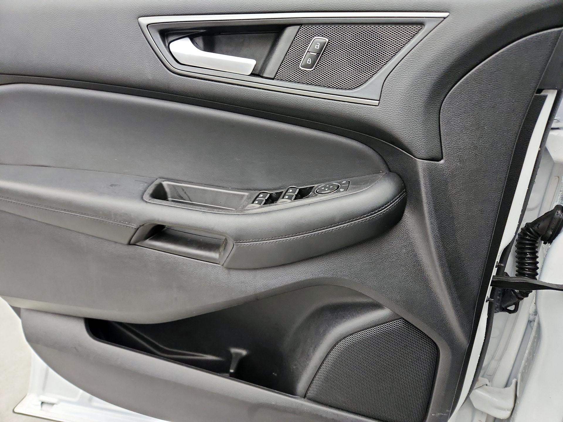 Thumbnail: 2021 Ford Edge - 12