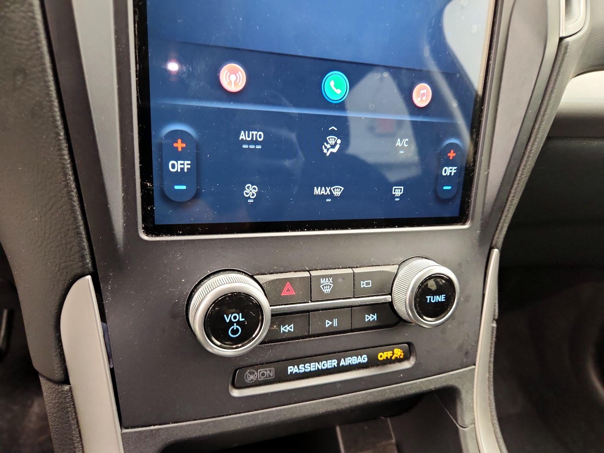 Thumbnail: 2021 Ford Edge - 16