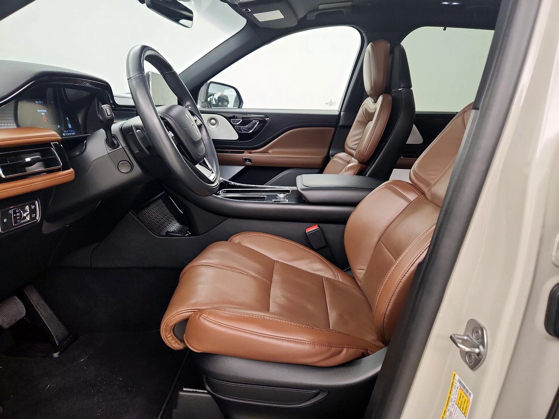 Thumbnail: 2021 Lincoln Aviator - 11