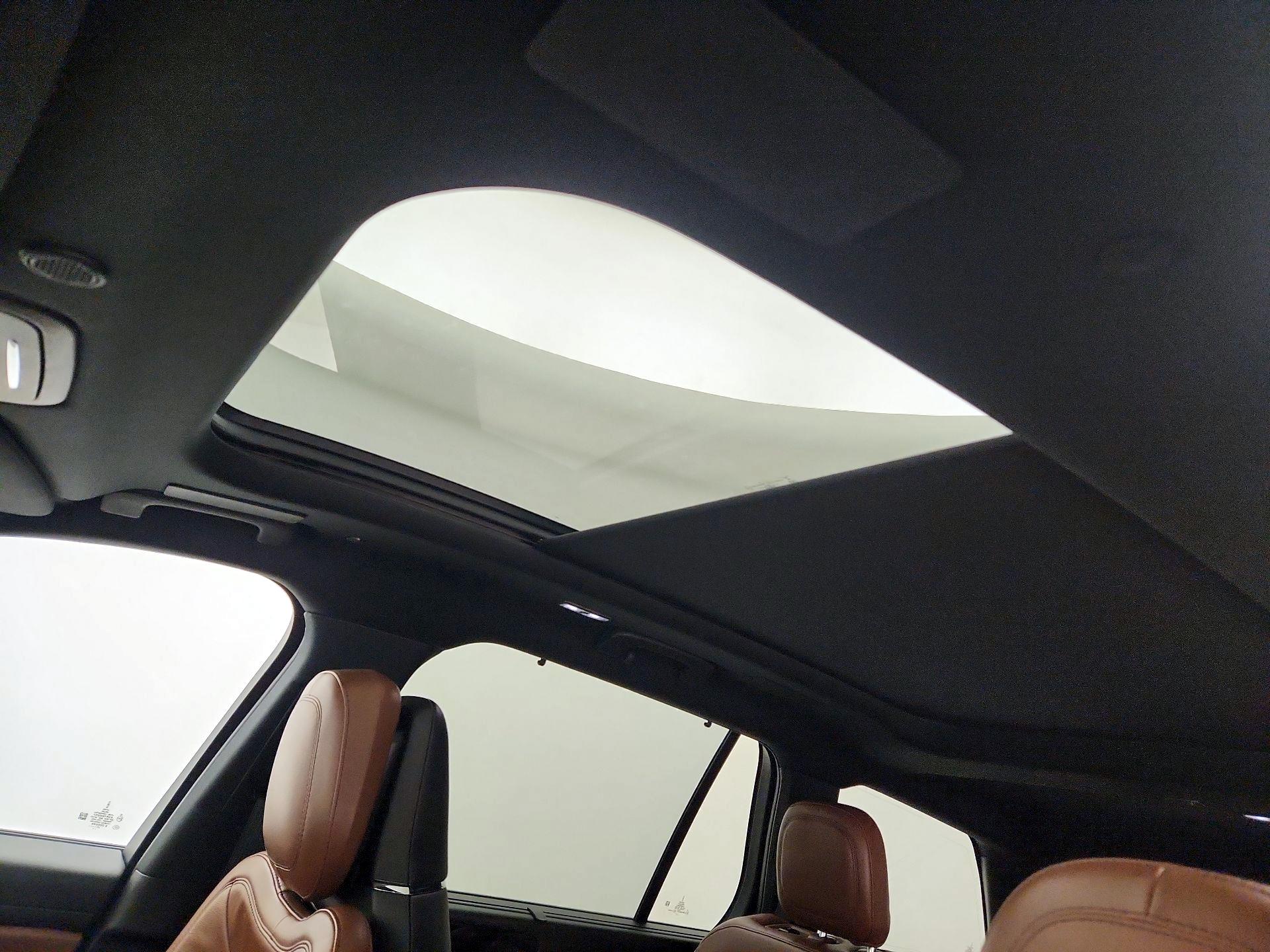 Thumbnail: 2021 Lincoln Aviator - 20