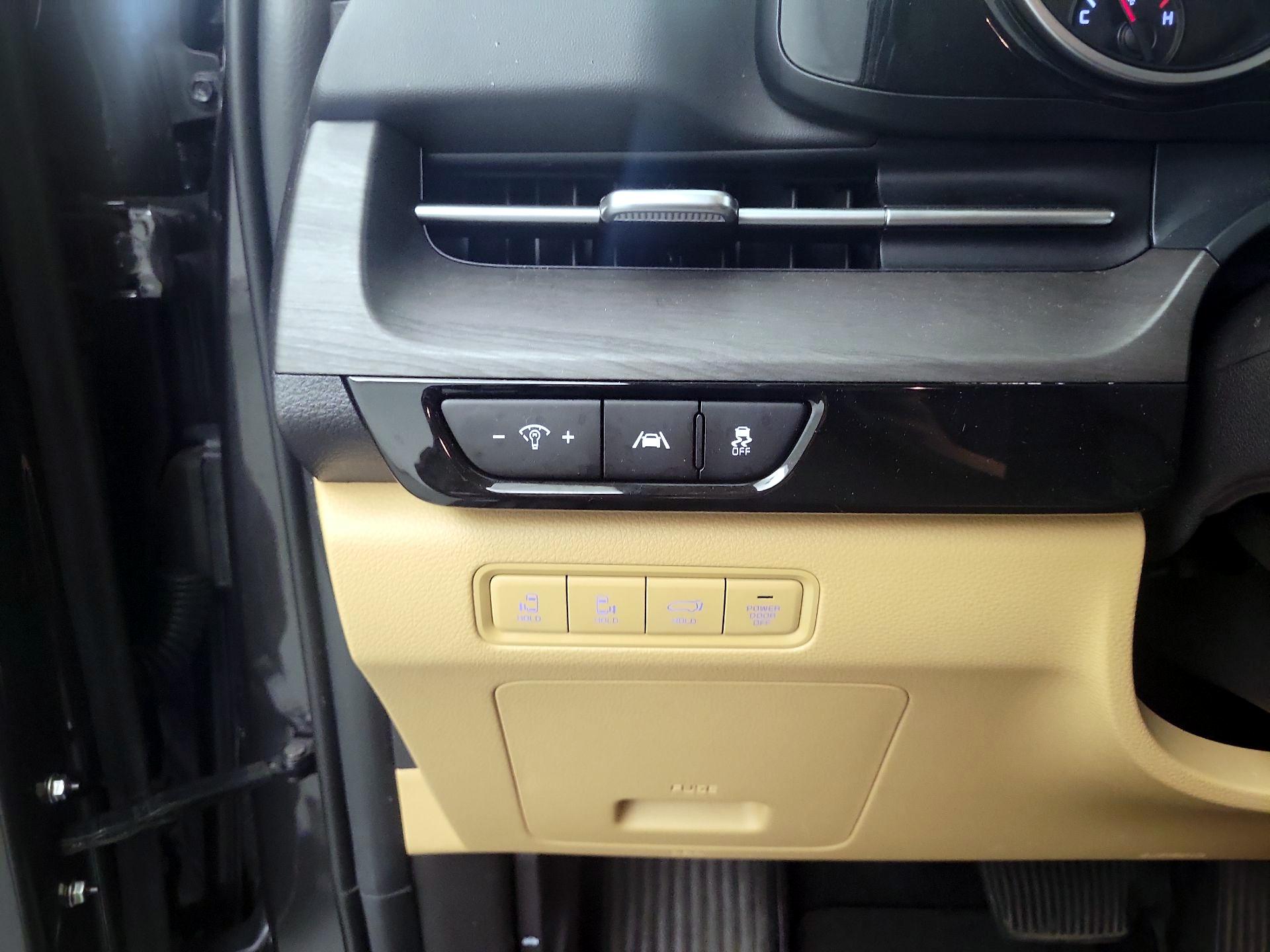 Thumbnail: 2024 Kia Carnival - 11