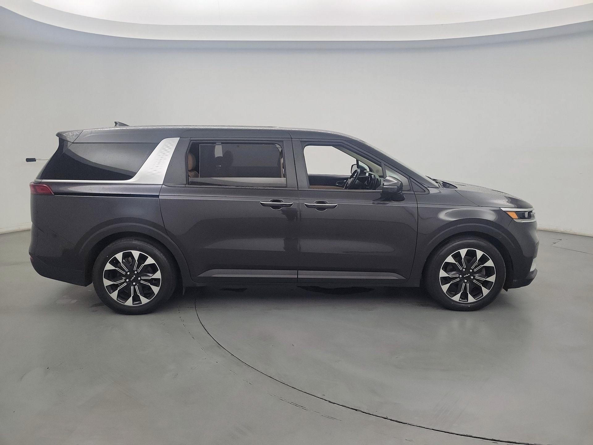 Thumbnail: 2024 Kia Carnival - 4
