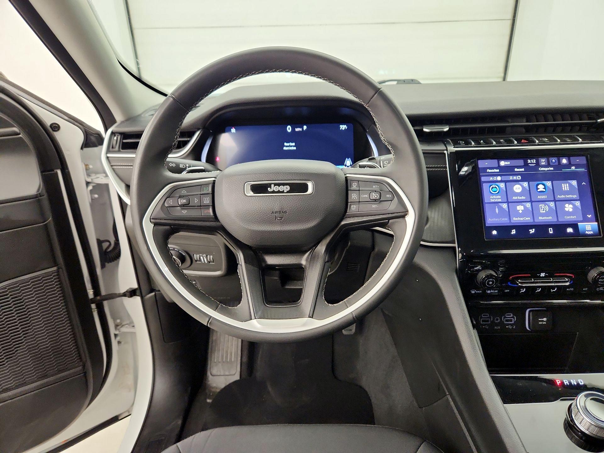 Thumbnail: 2023 Jeep Grand Cherokee - 10