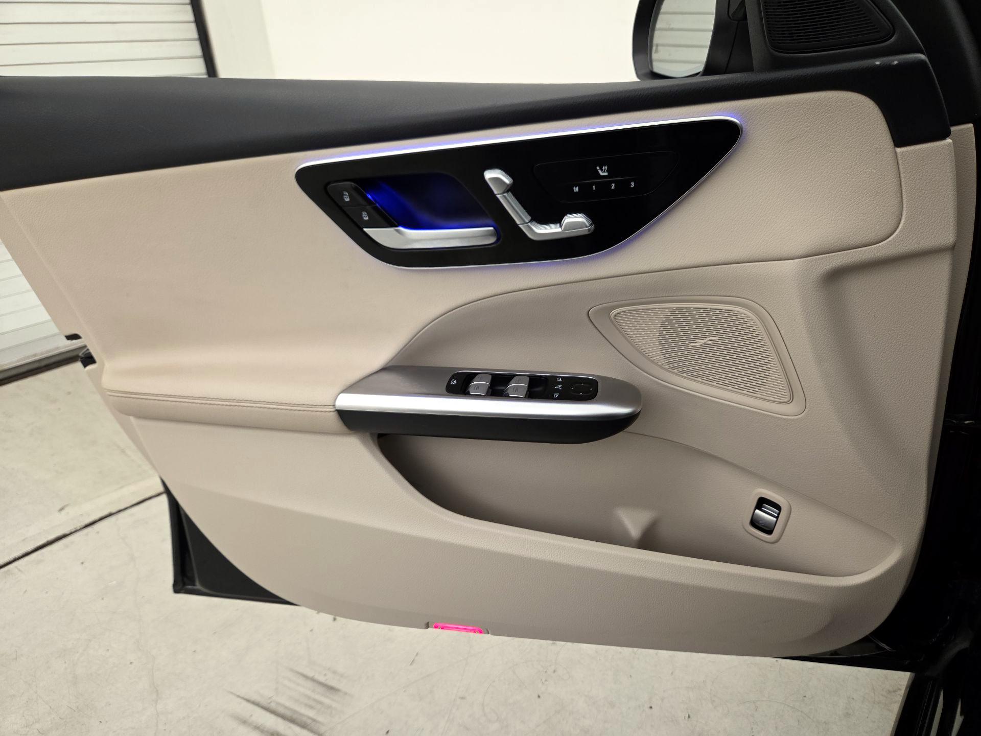 Thumbnail: 2023 Mercedes-Benz C-Class - 12