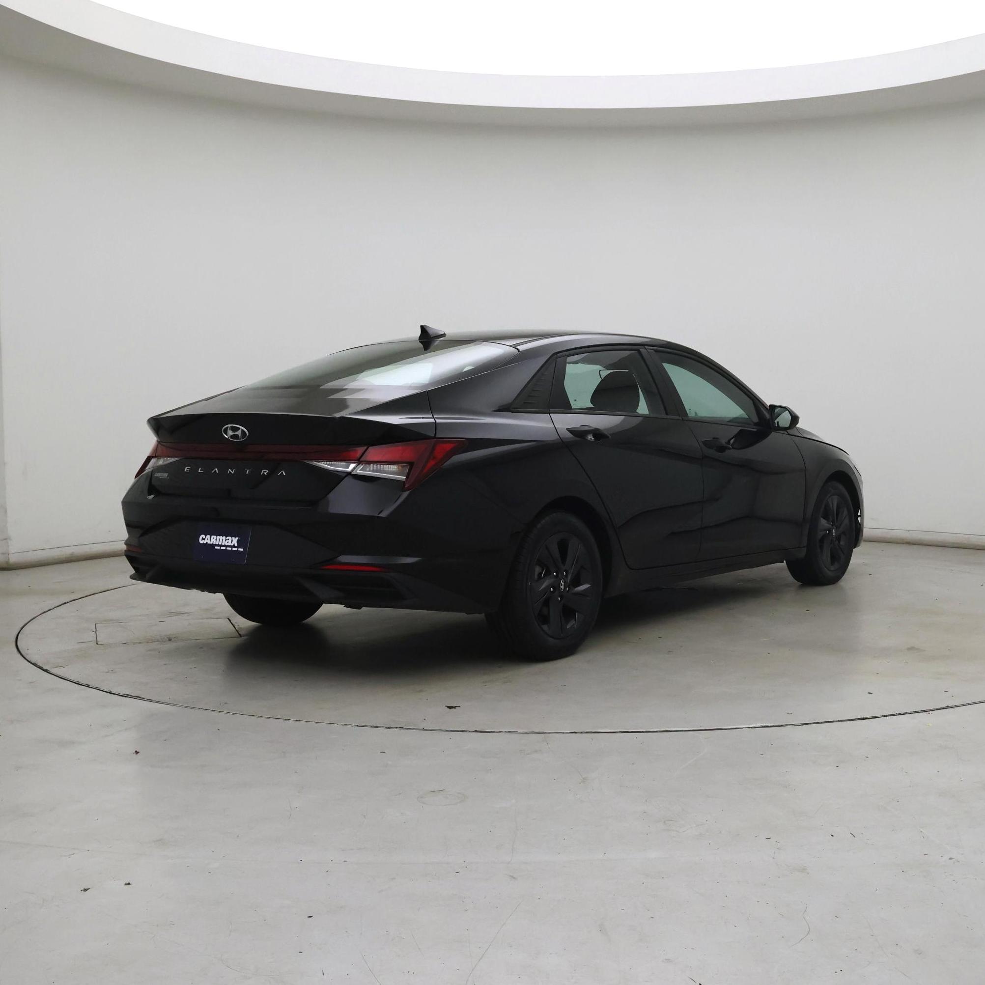 Thumbnail: 2023 Hyundai Elantra - 8