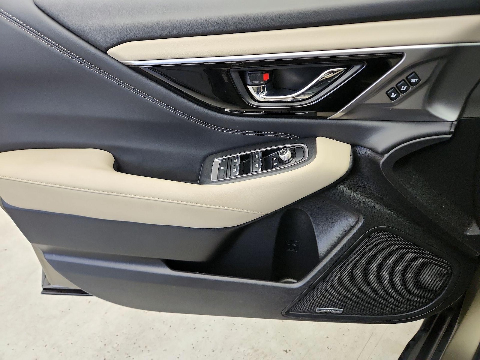 2021 Subaru Outback Limited - Photo 13