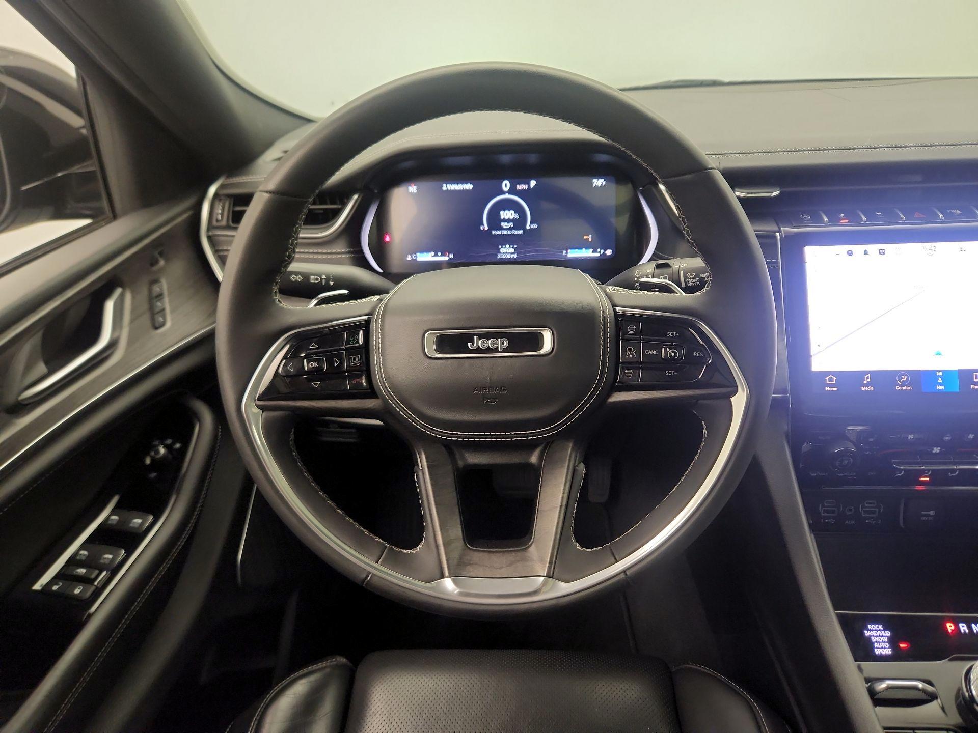 Thumbnail: 2023 Jeep Grand Cherokee - 10