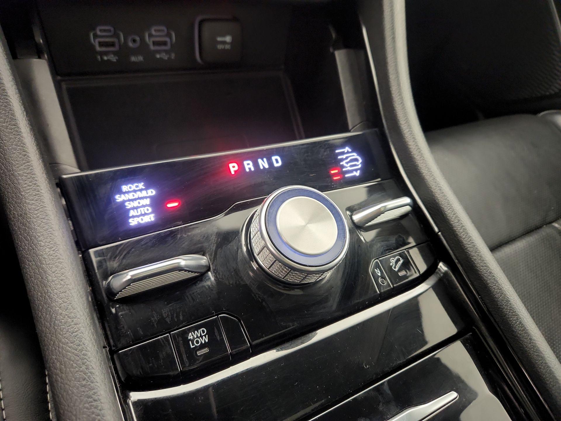 Thumbnail: 2023 Jeep Grand Cherokee - 18