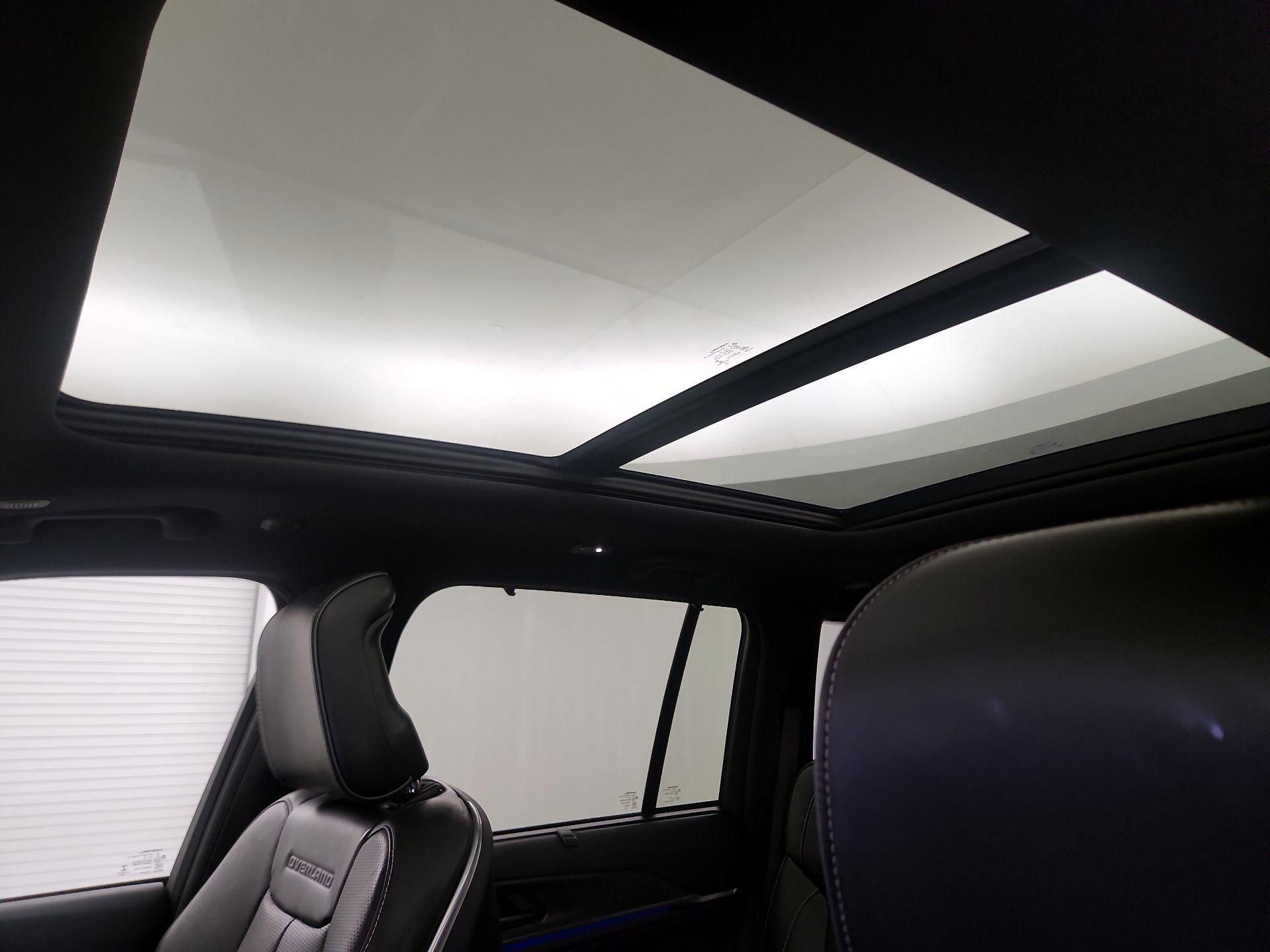 Thumbnail: 2023 Jeep Grand Cherokee - 20