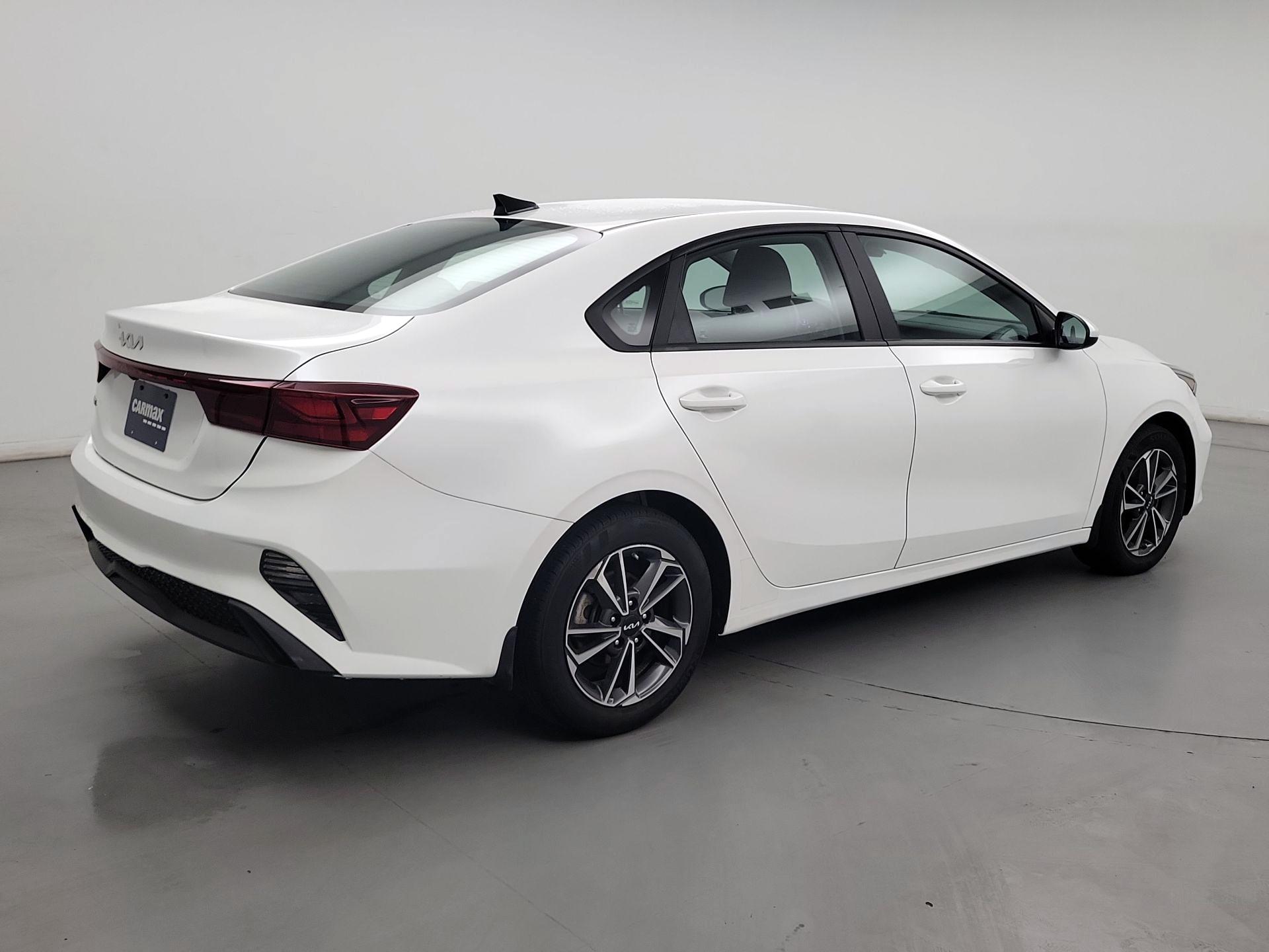 Thumbnail: 2023 Kia Forte - 5