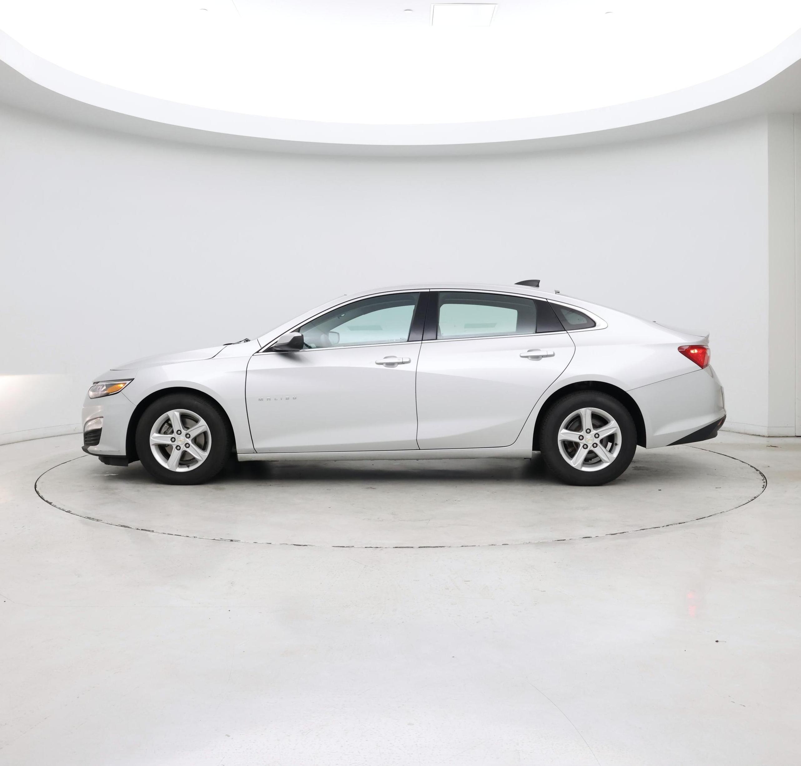 Thumbnail: 2022 Chevrolet Malibu - 2