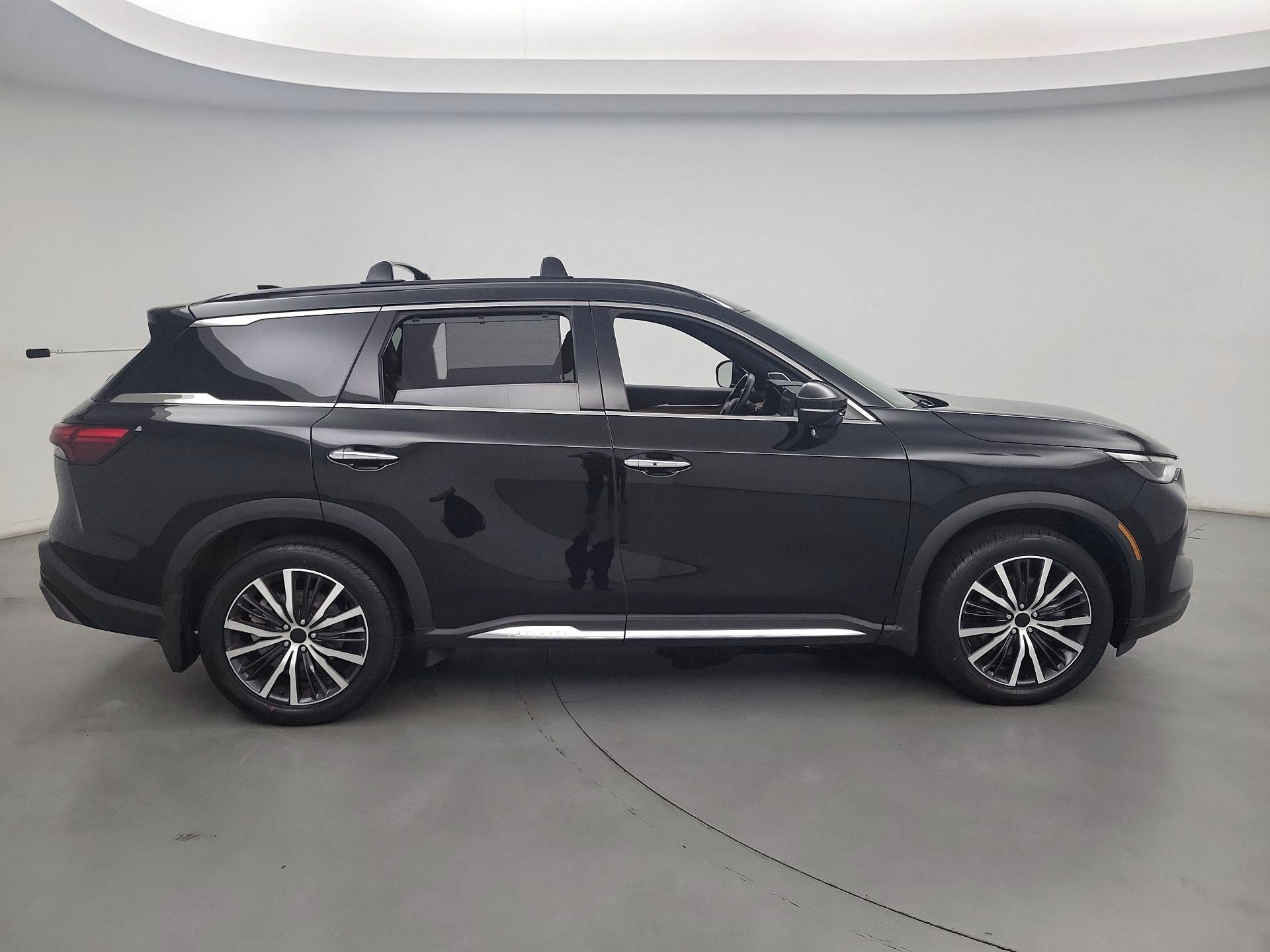 Thumbnail: 2023 INFINITI QX60 - 4