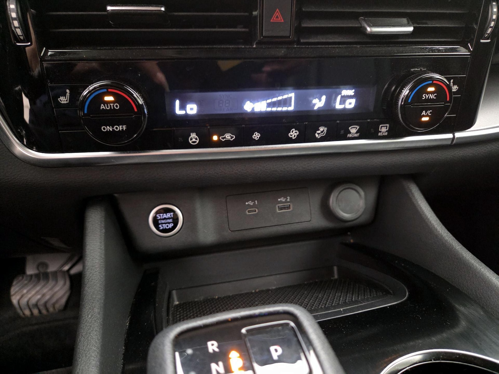 2023 Nissan Rogue SV - Photo 17