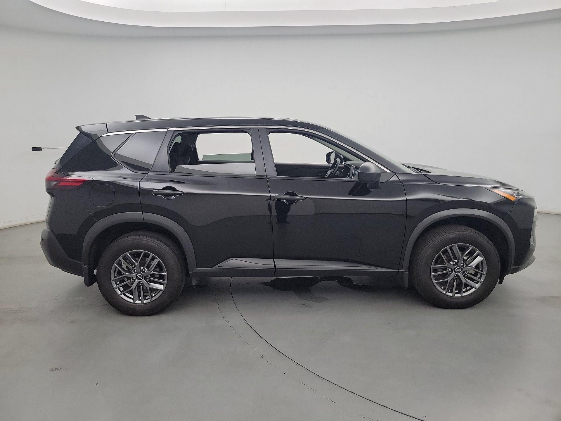 Thumbnail: 2023 Nissan Rogue - 4