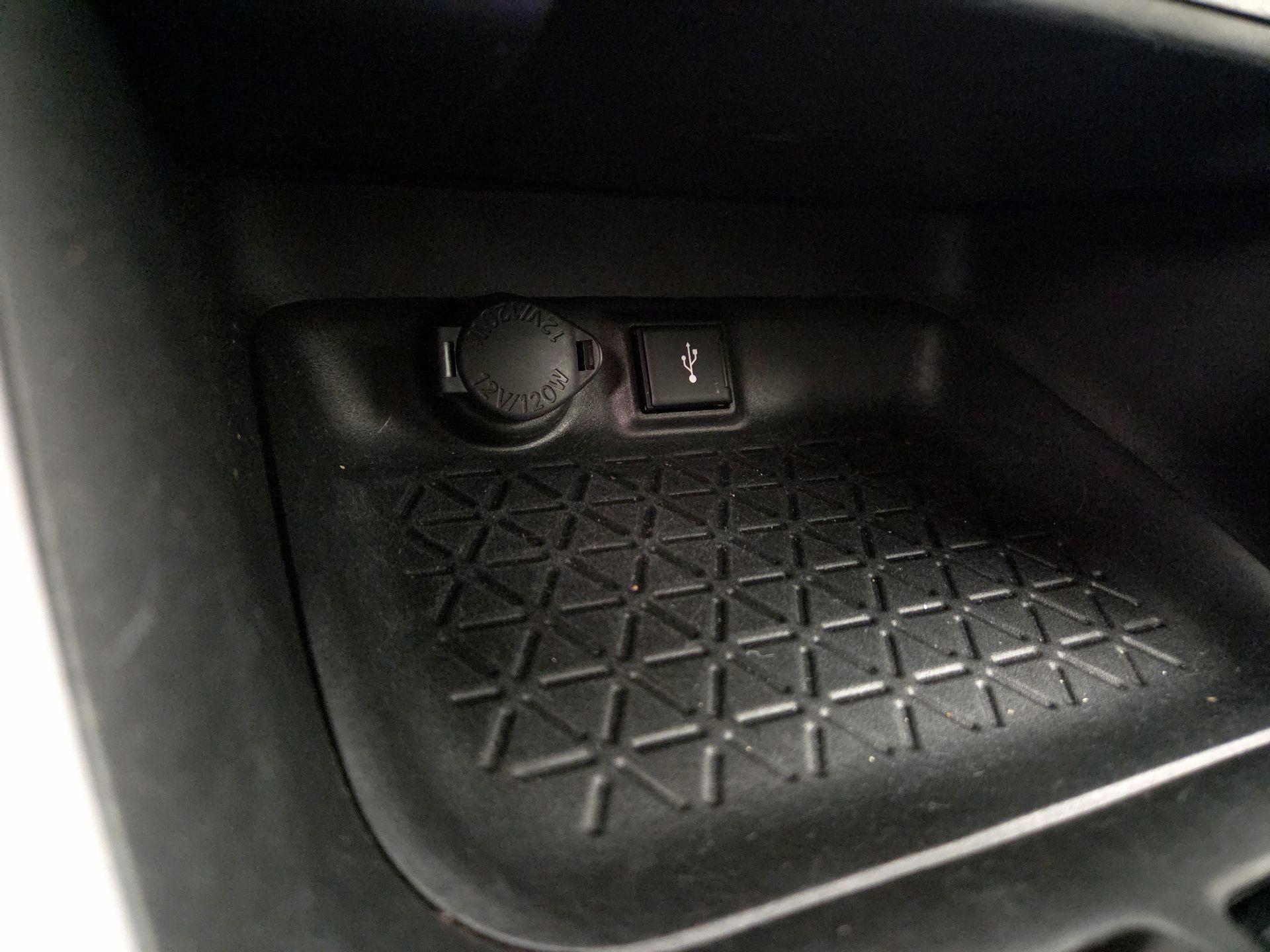 Thumbnail: 2021 Toyota RAV4 - 18
