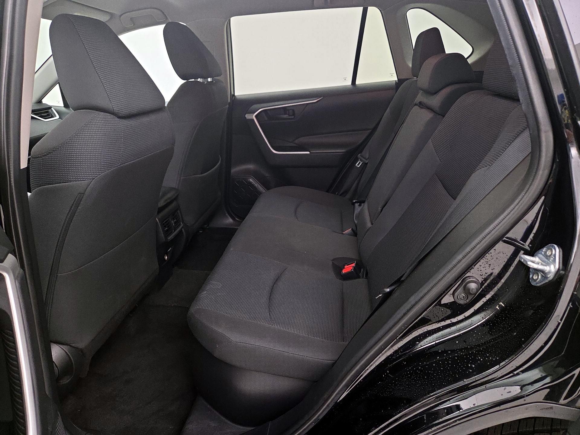 Thumbnail: 2021 Toyota RAV4 - 19