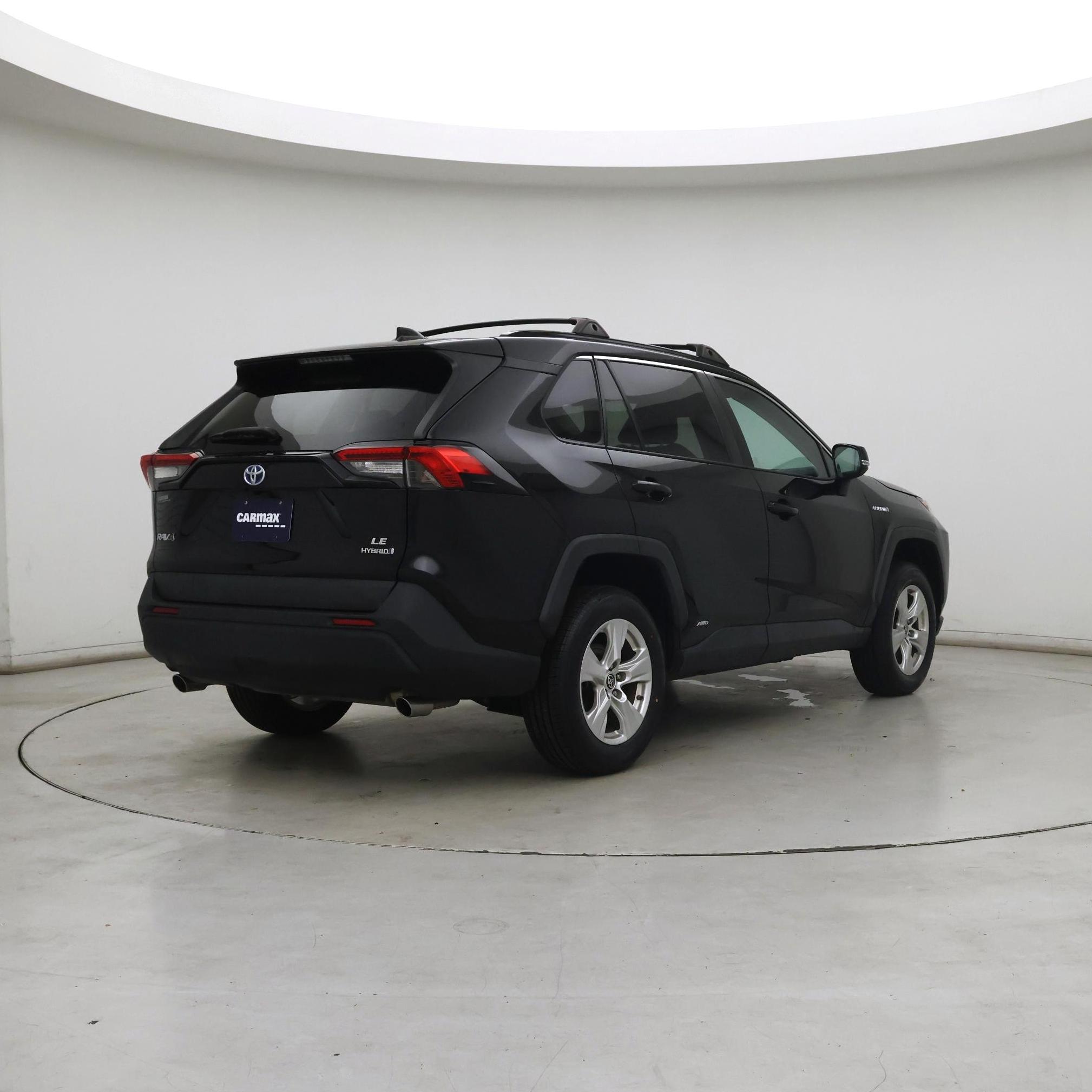 Thumbnail: 2021 Toyota RAV4 - 8