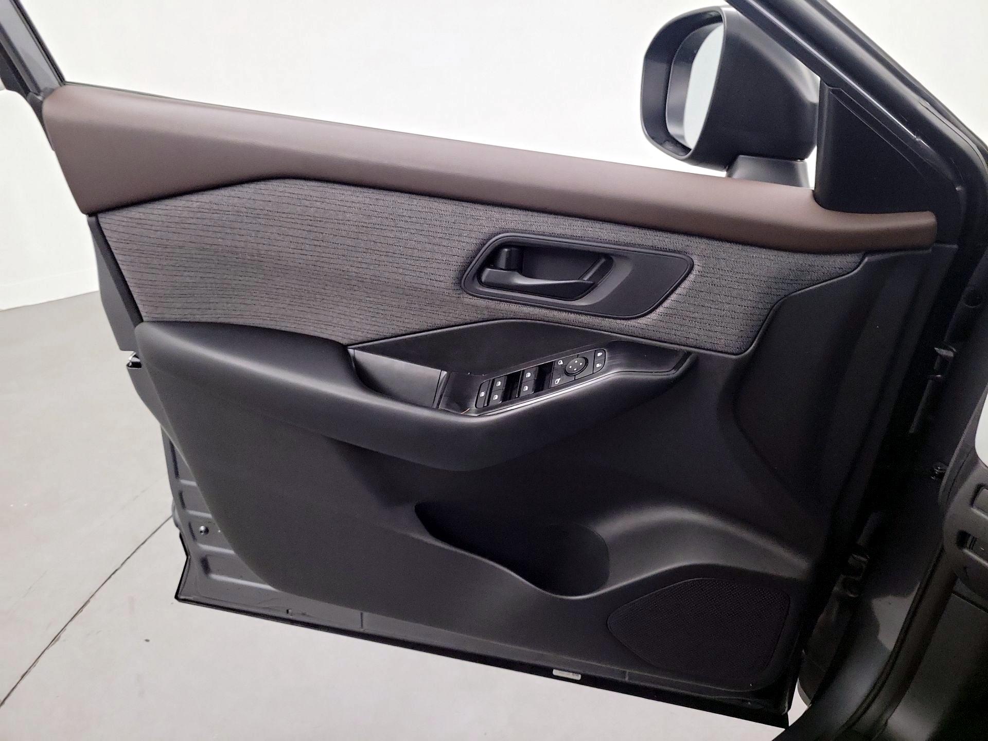 Thumbnail: 2023 Nissan Rogue - 10