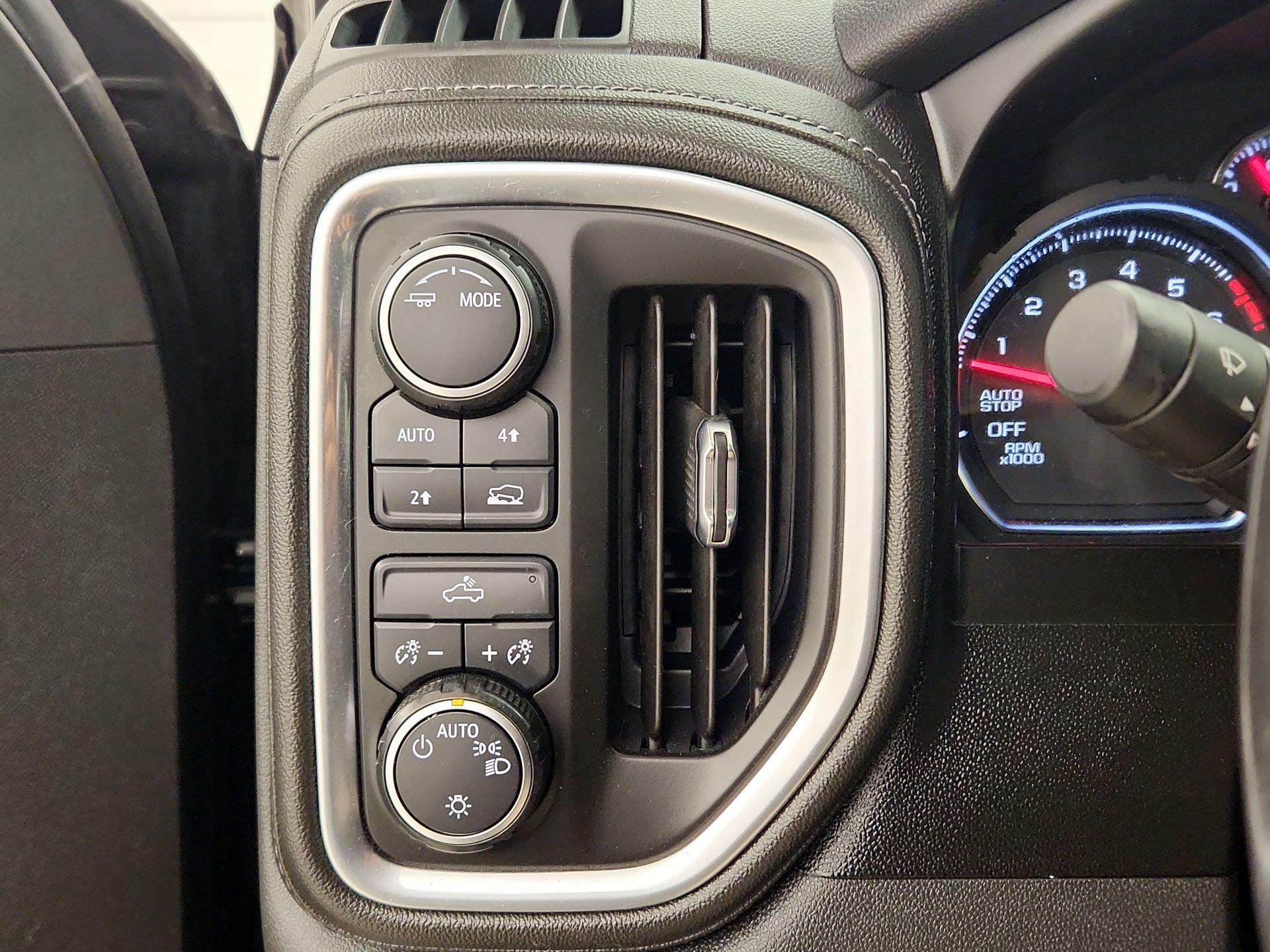 Thumbnail: 2020 Chevrolet Silverado 1500 - 13