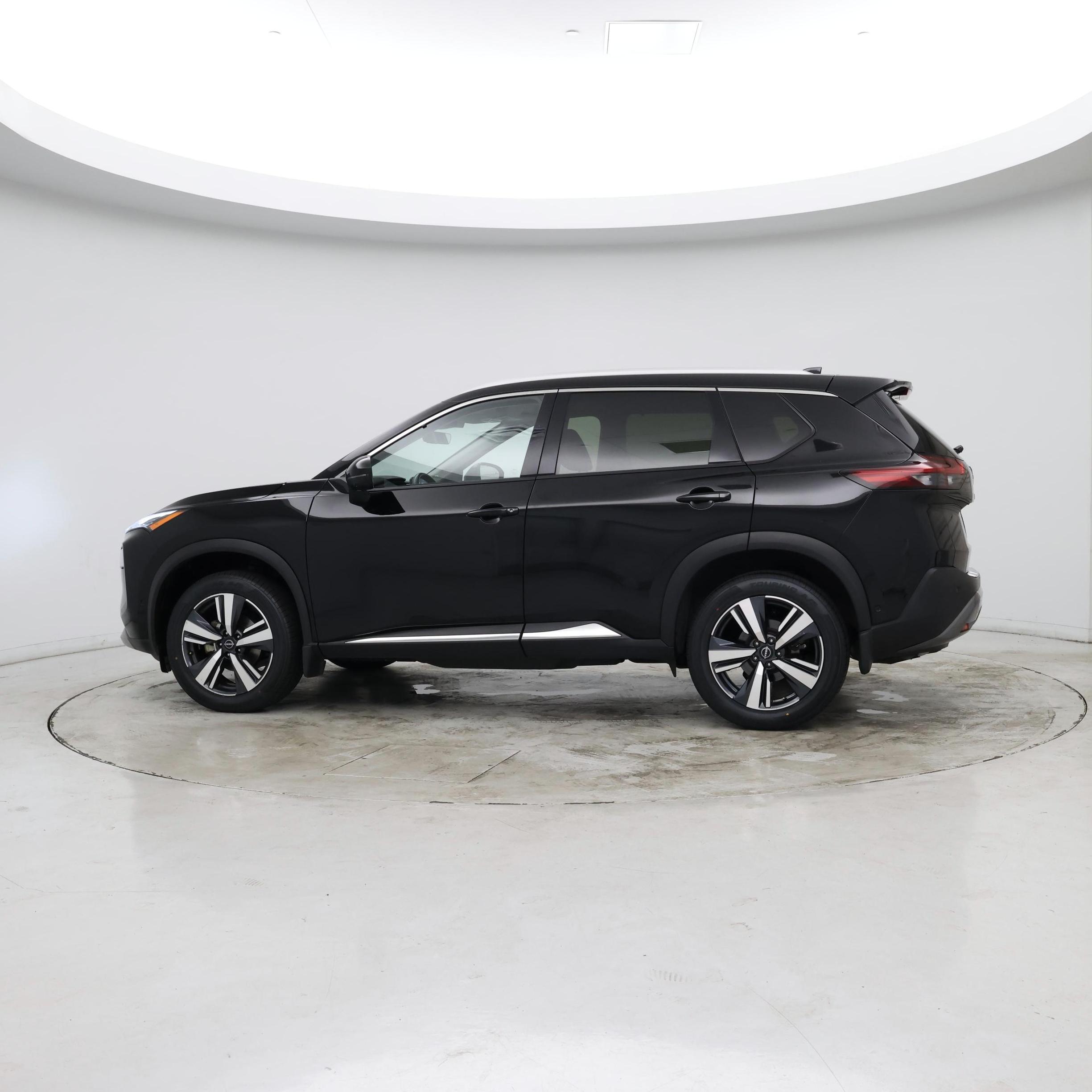 Thumbnail: 2023 Nissan Rogue - 3