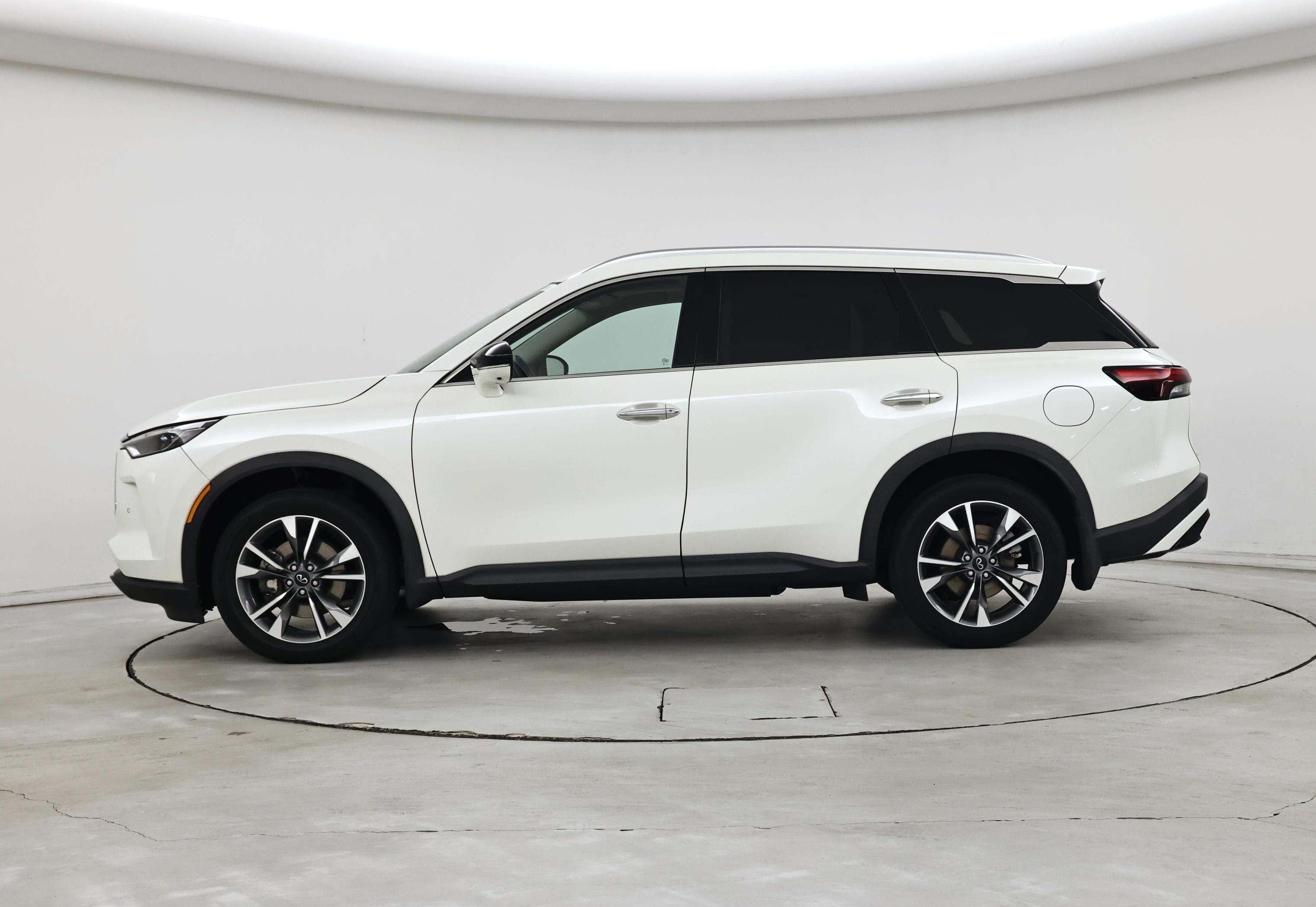 Thumbnail: 2023 INFINITI QX60 - 3