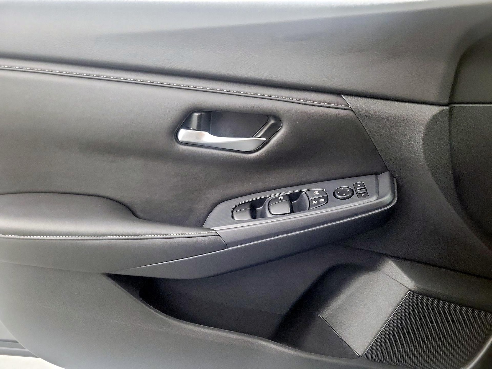 2023 Nissan Sentra SV - Photo 11