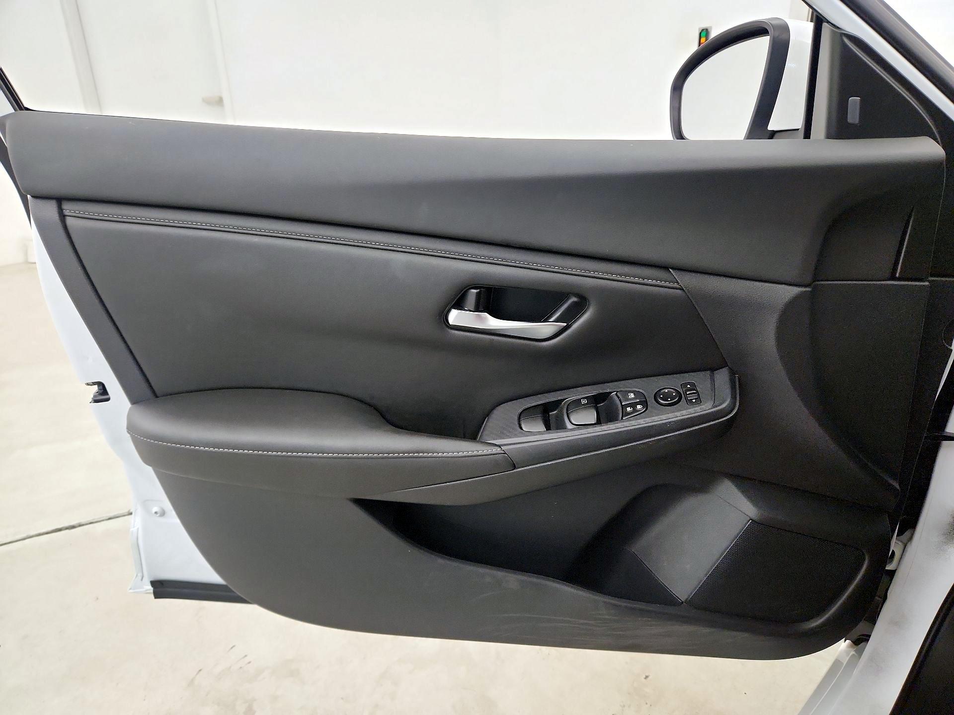 Thumbnail: 2023 Nissan Sentra - 12