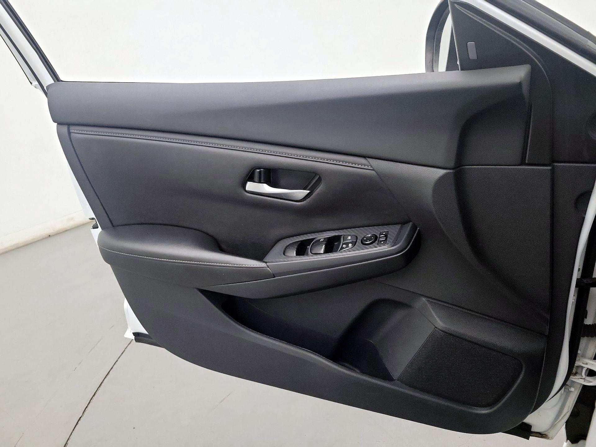 Thumbnail: 2023 Nissan Sentra - 10
