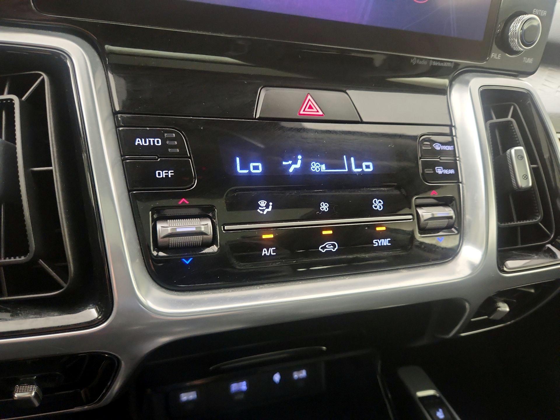 Thumbnail: 2023 Kia Sorento - 17