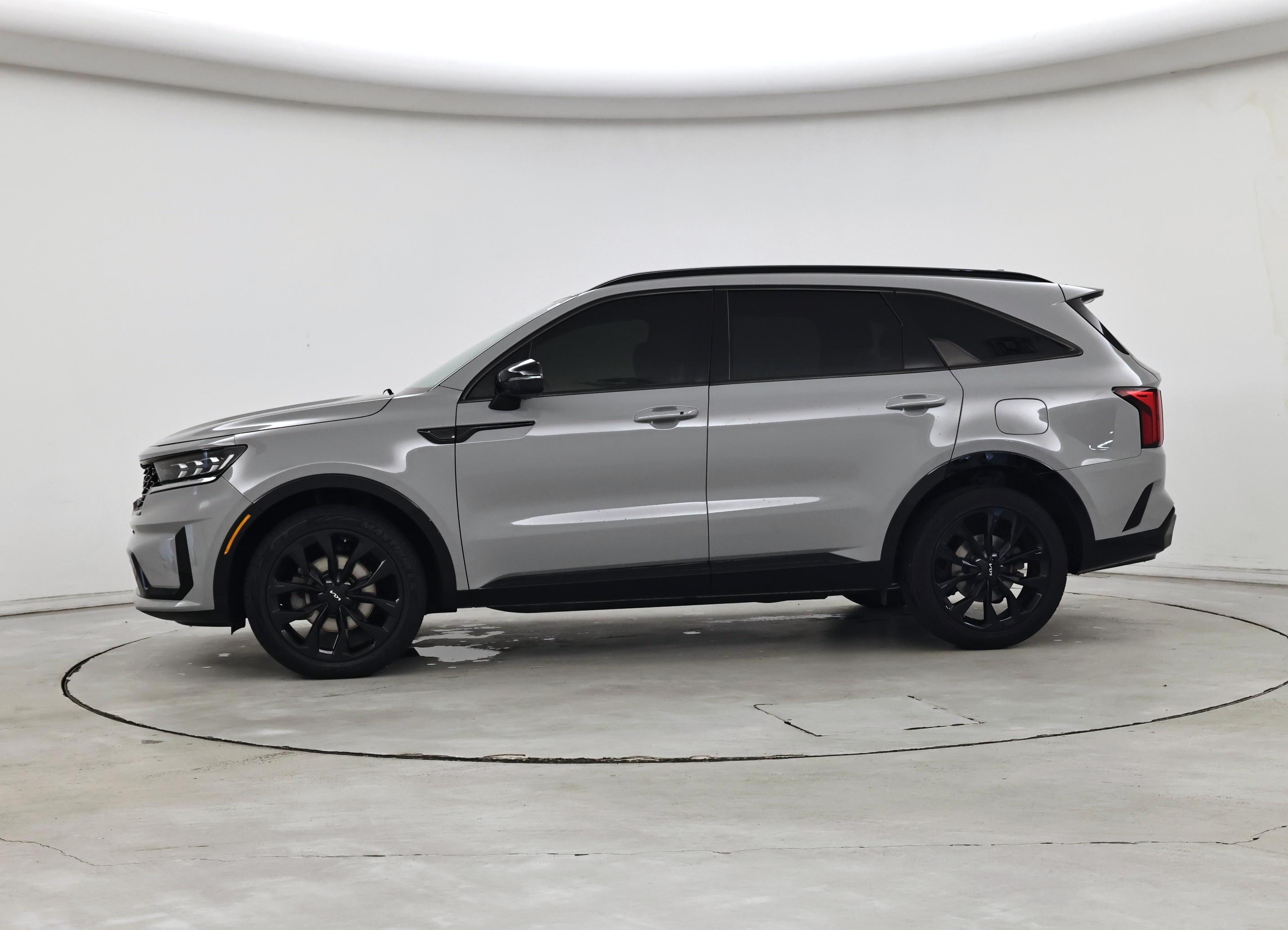 Thumbnail: 2023 Kia Sorento - 3
