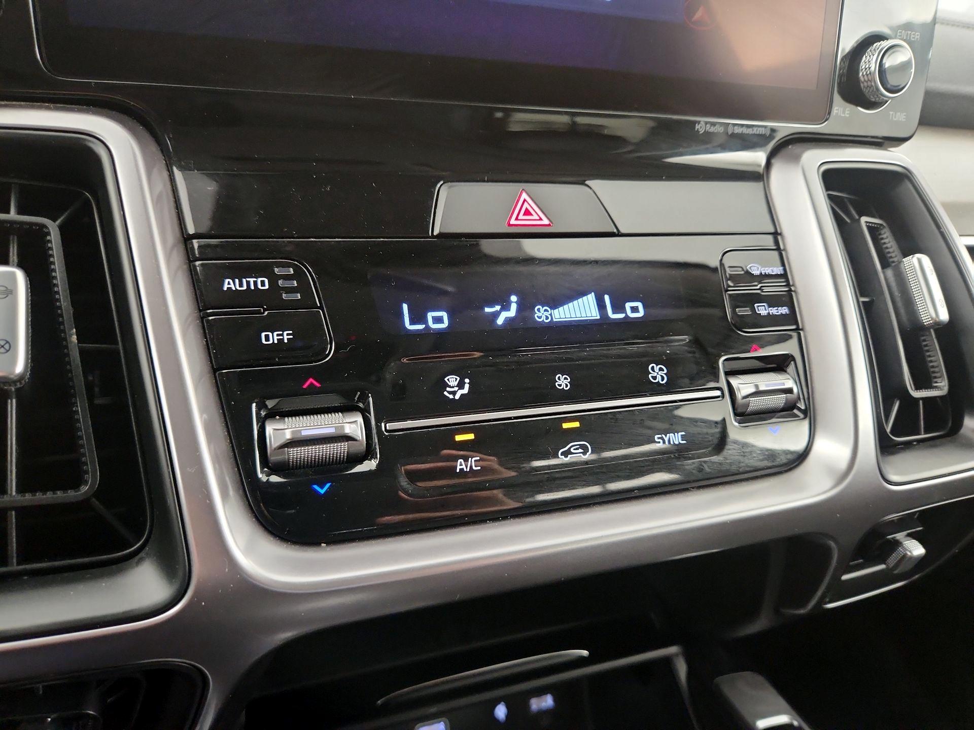 Thumbnail: 2023 Kia Sorento - 17