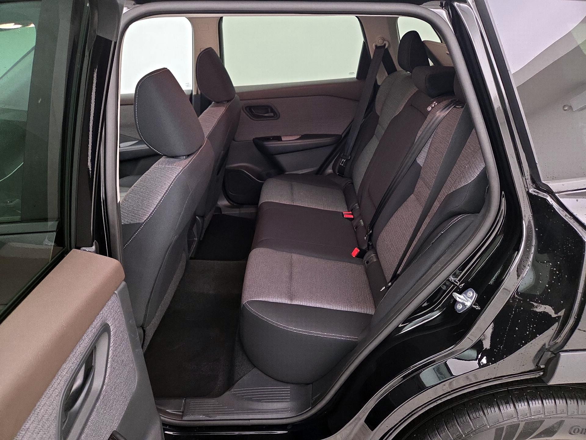Thumbnail: 2021 Nissan Rogue - 18