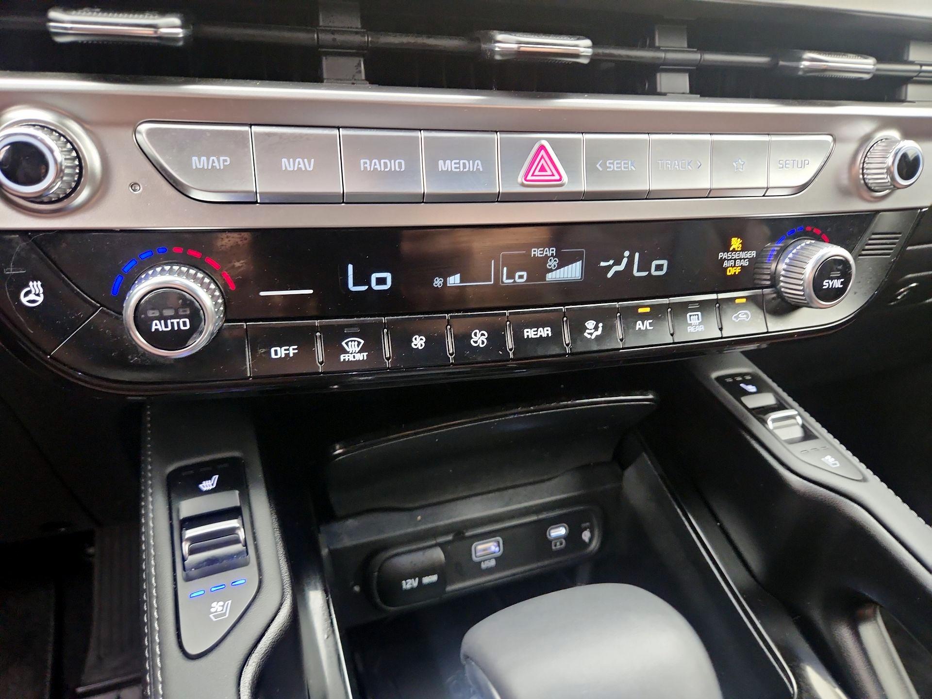 Thumbnail: 2024 Kia Telluride - 17