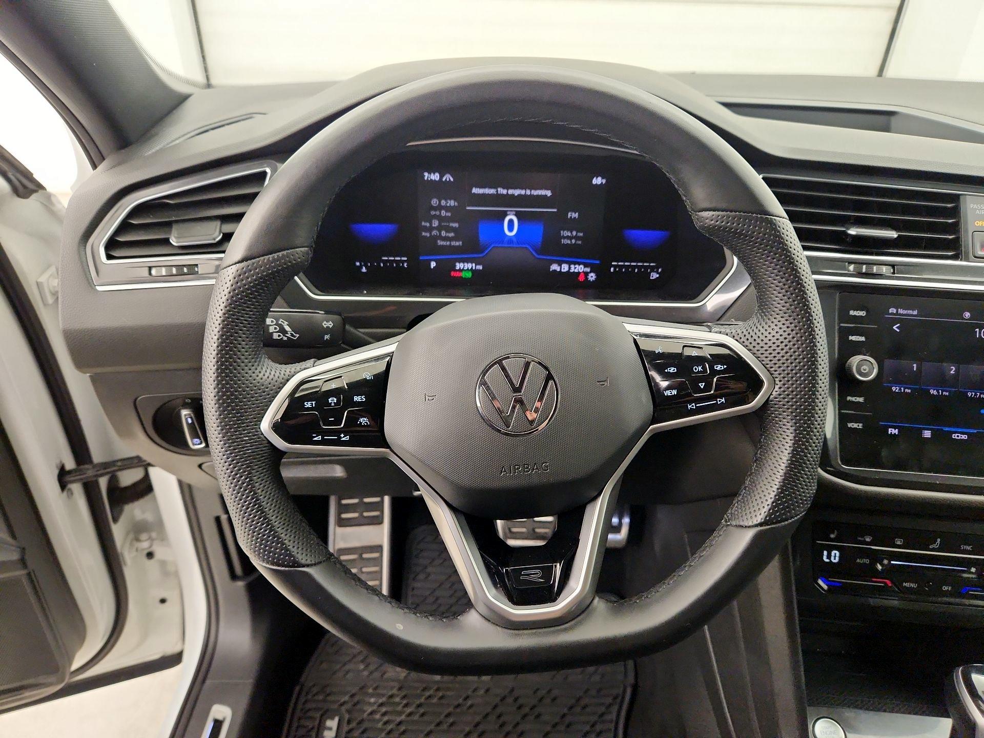 Thumbnail: 2022 Volkswagen Tiguan - 10