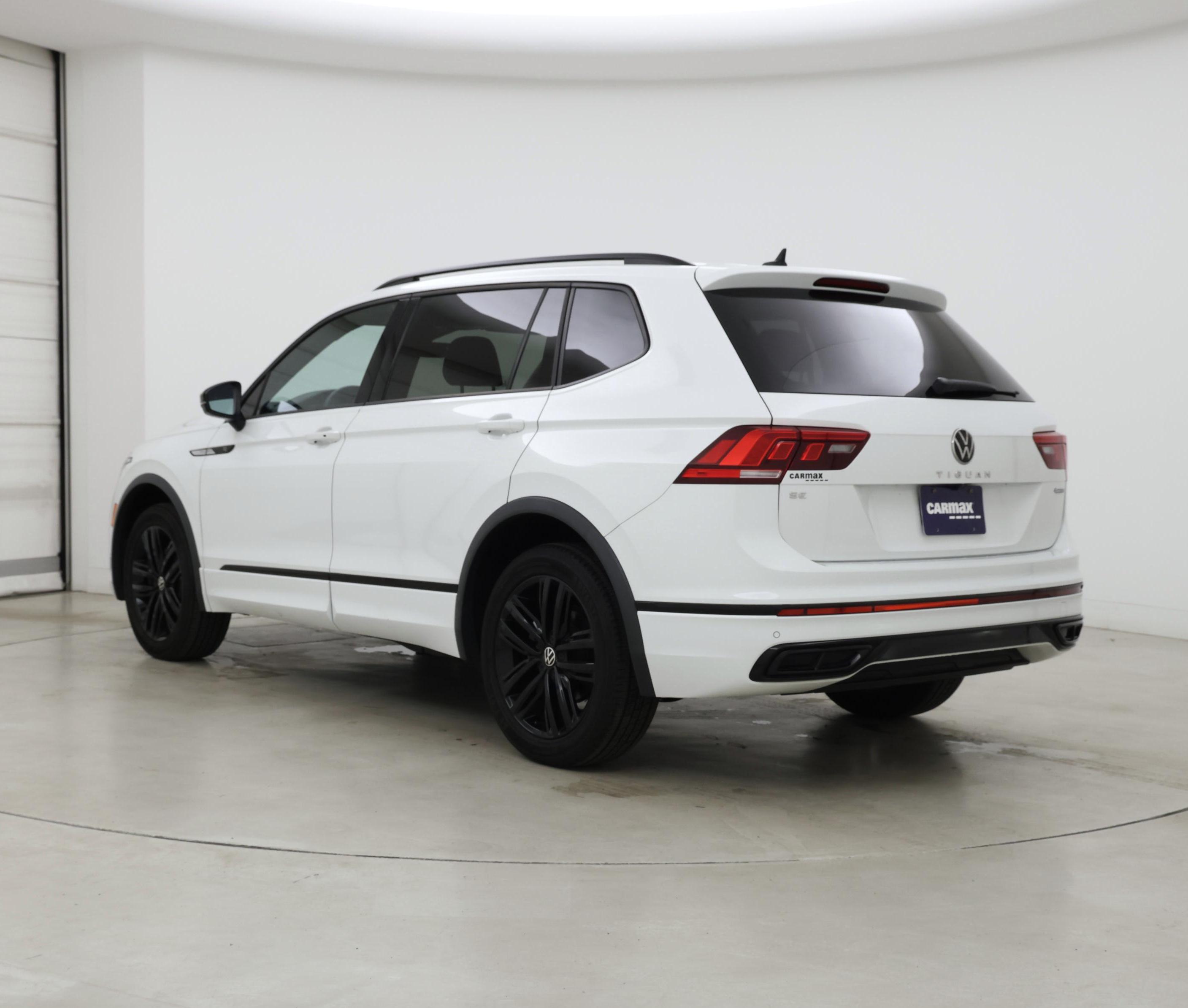 Thumbnail: 2022 Volkswagen Tiguan - 2